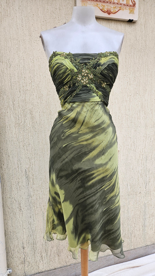 Robe en soie avec broderies