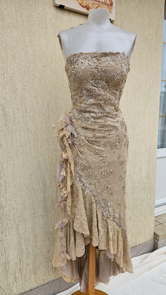 Robe bustier beige en dentelle