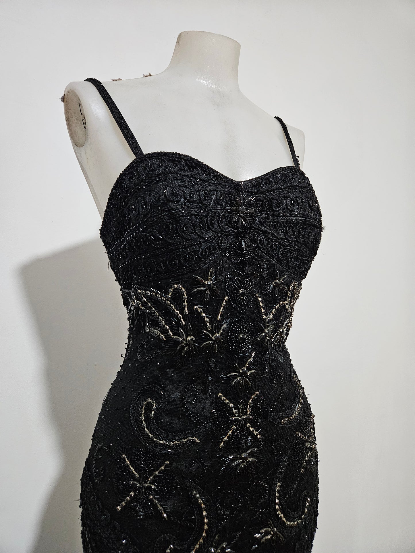 Robe maxi noire brodée