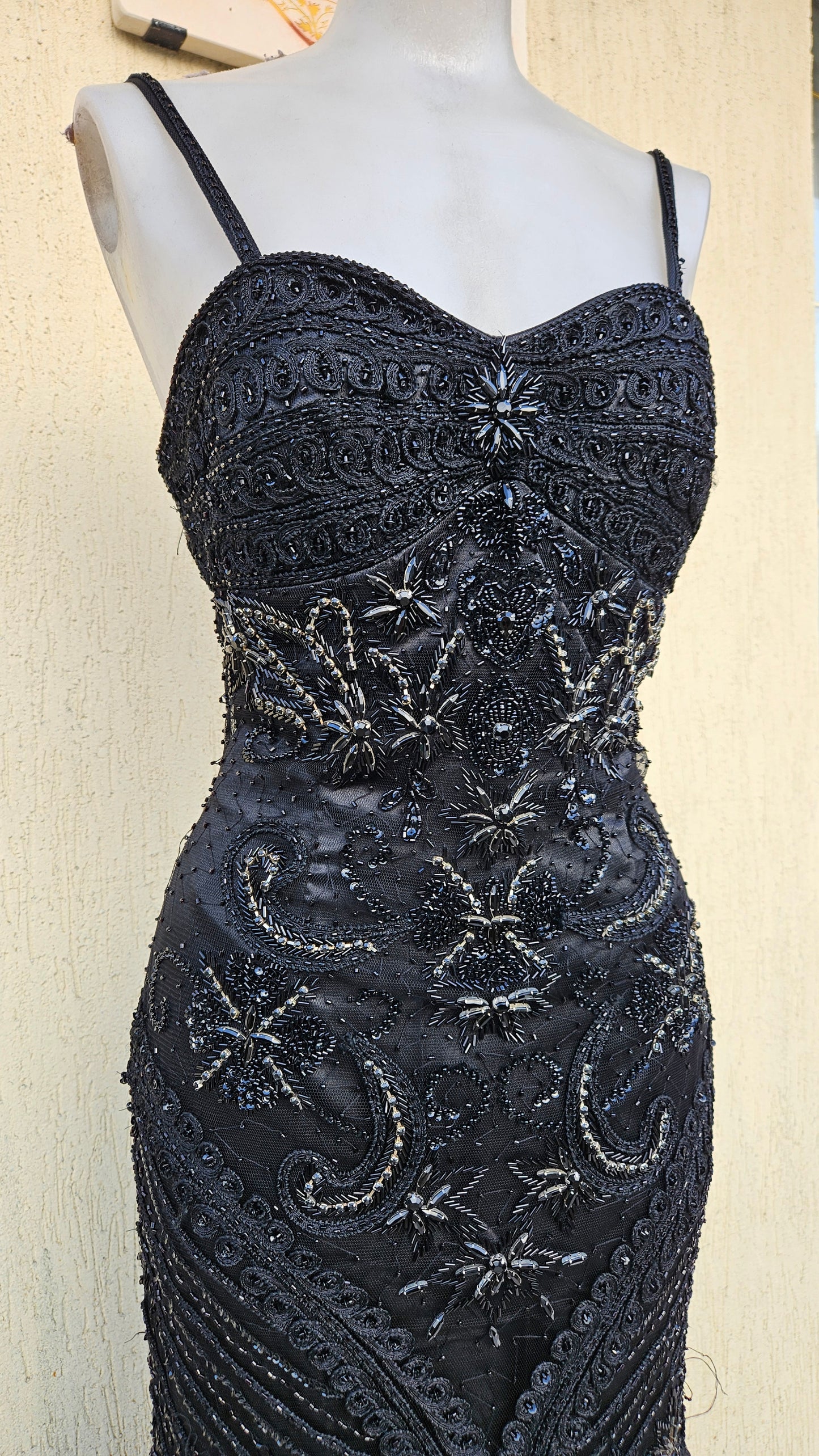 Robe maxi noire brodée