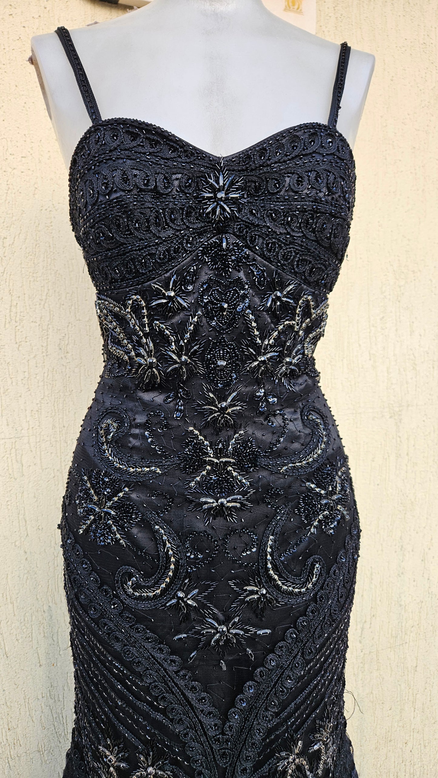 Robe maxi noire brodée