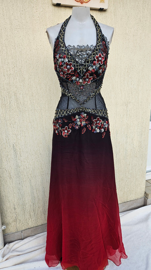 Robe brodé dégradée rouge et noir