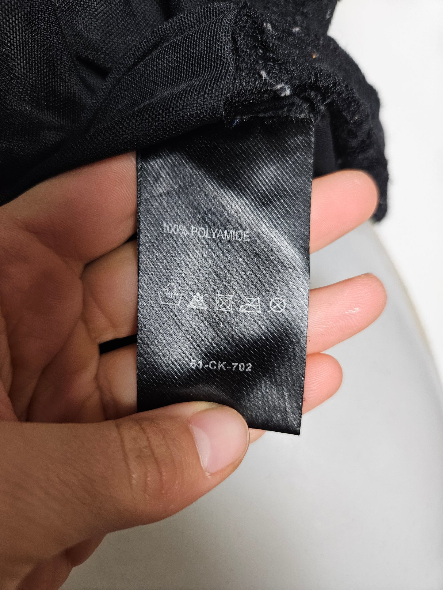 Haut noir en voile et dentelle