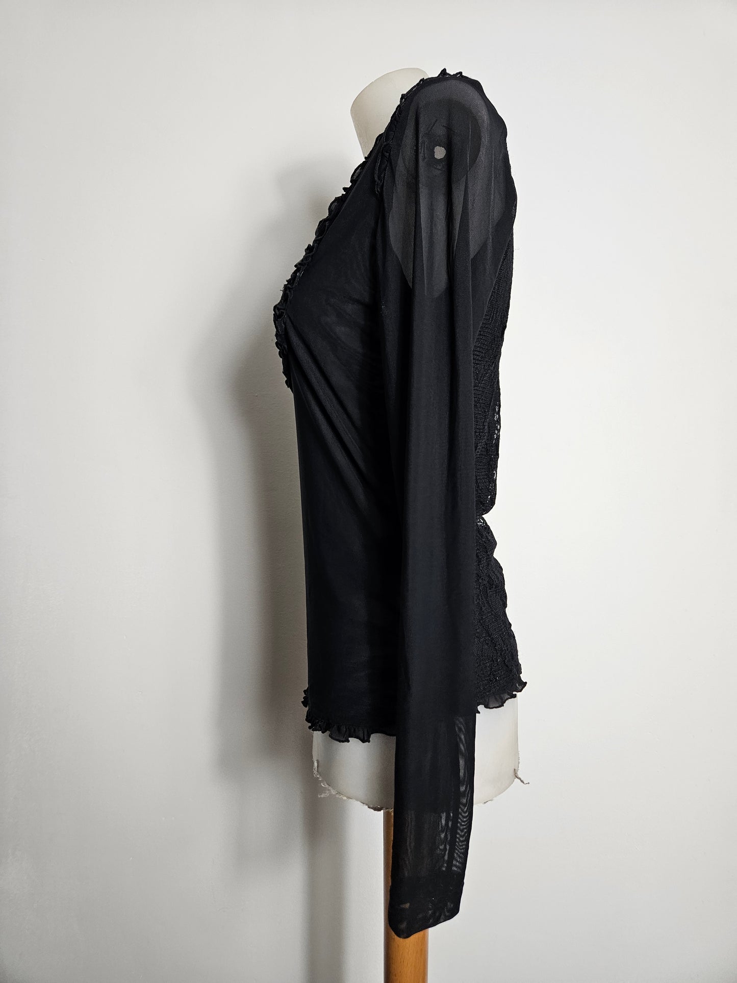 Haut noir en voile et dentelle