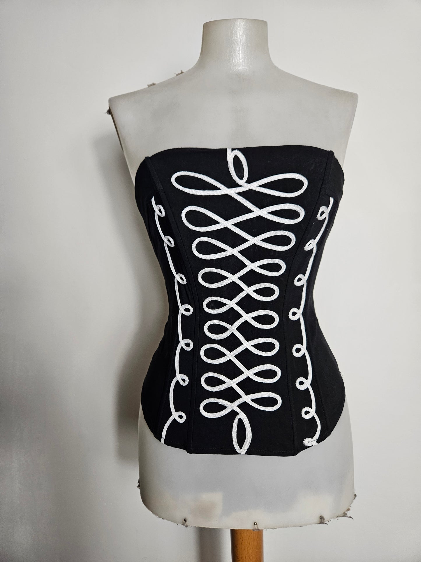Bustier à baleines noir et blanc
