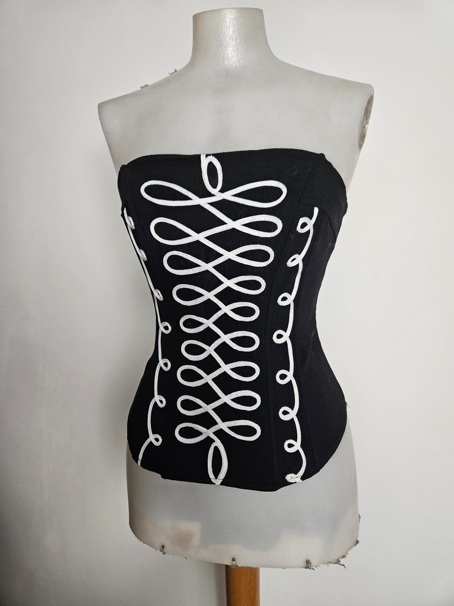Bustier à baleines noir et blanc