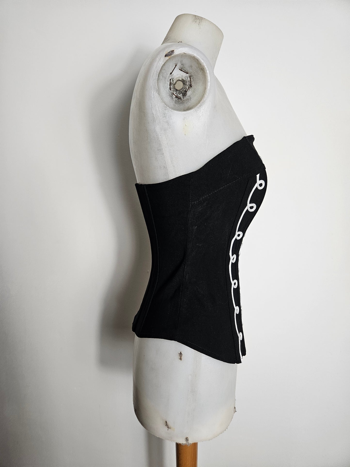 Bustier à baleines noir et blanc