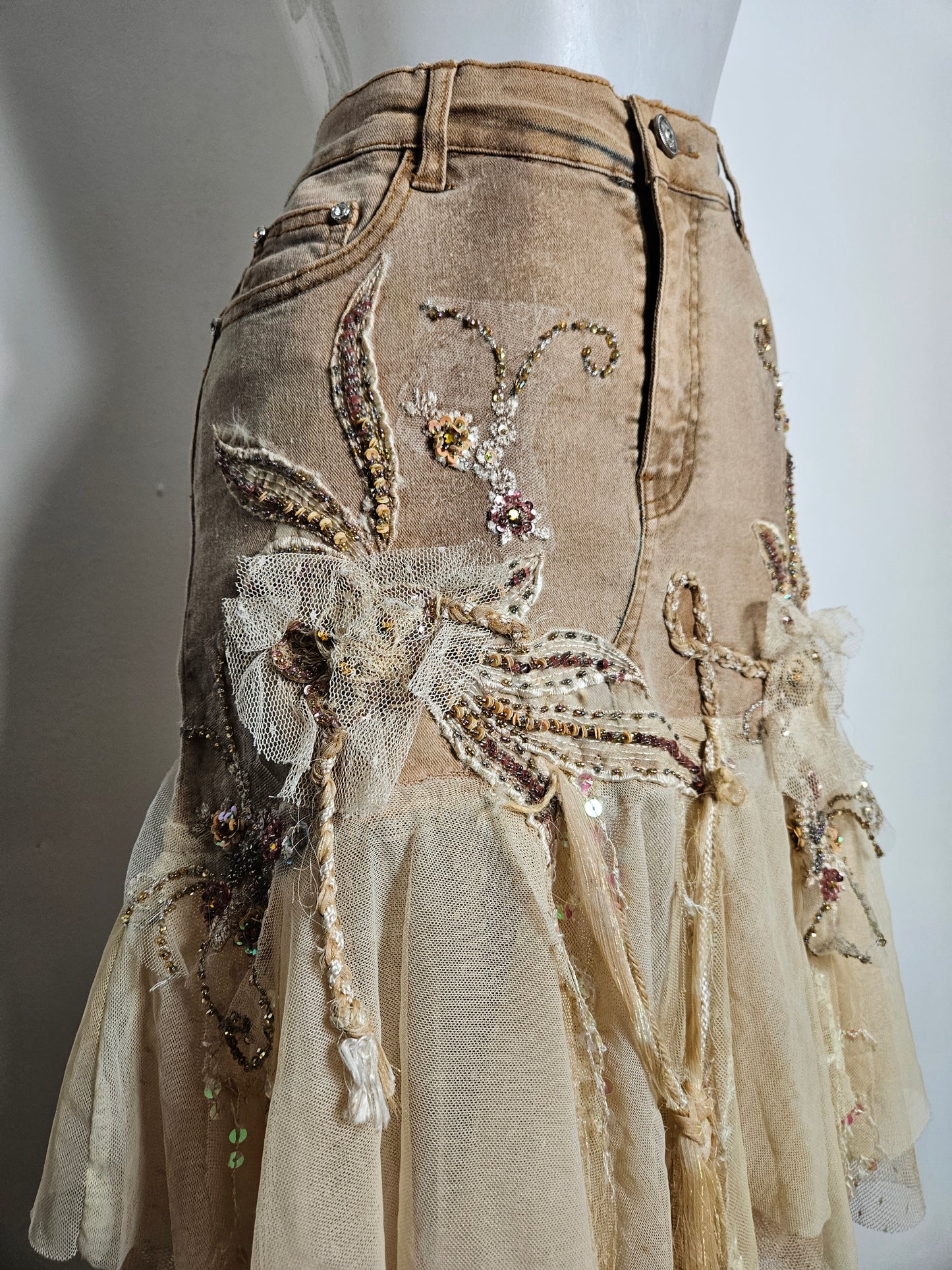 Embroidered denim skirt