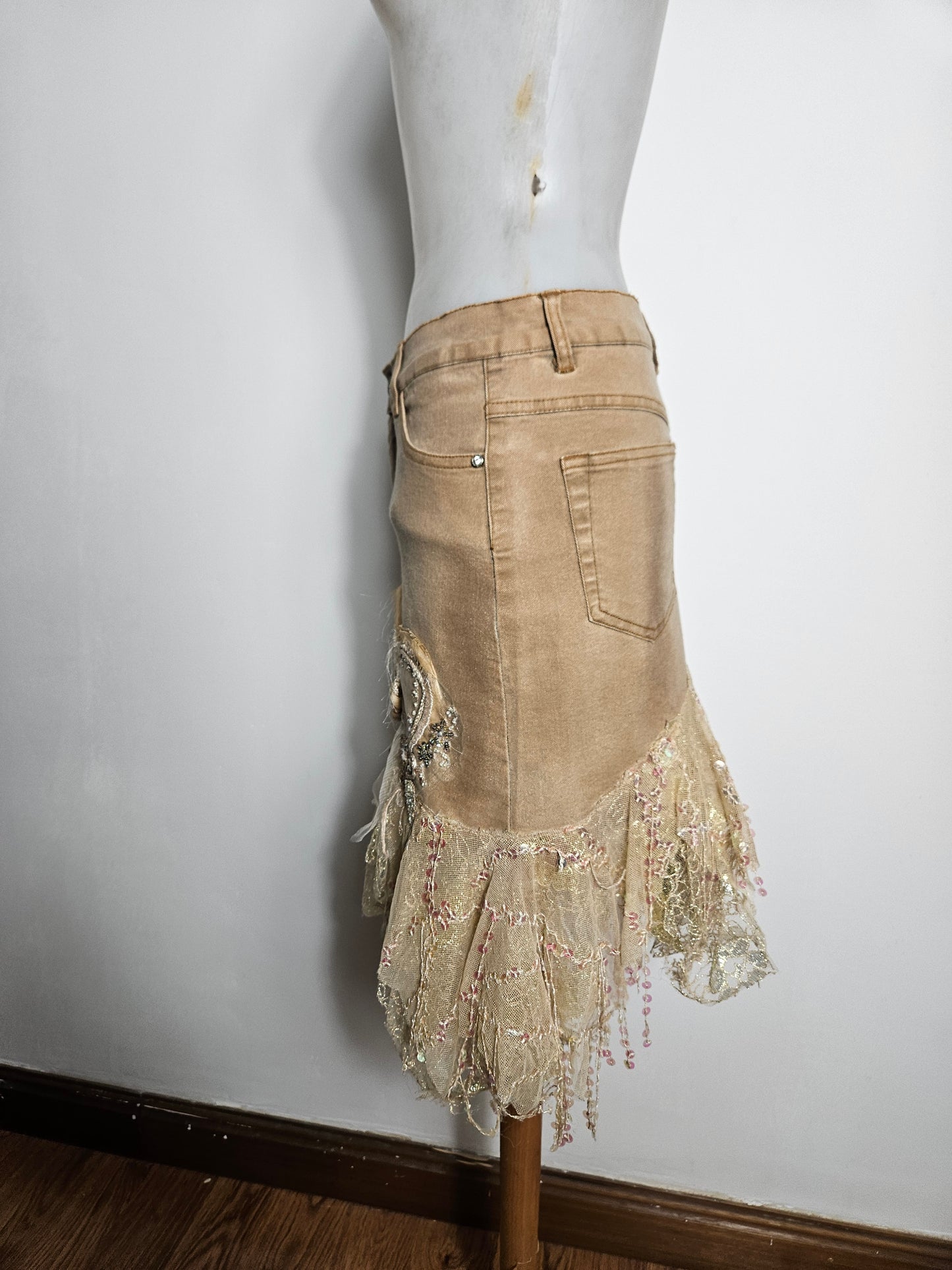 Embroidered denim skirt