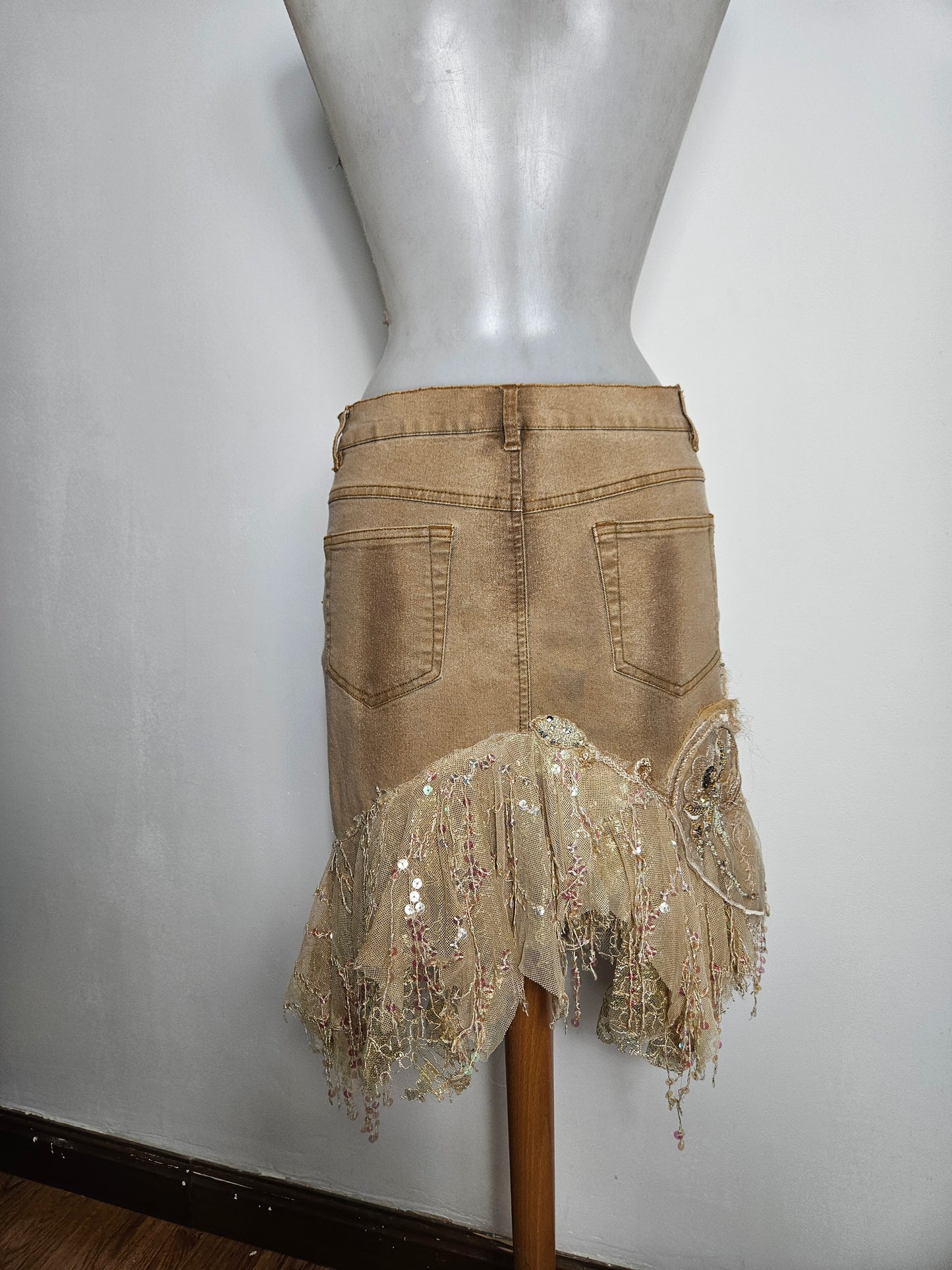 Embroidered denim skirt