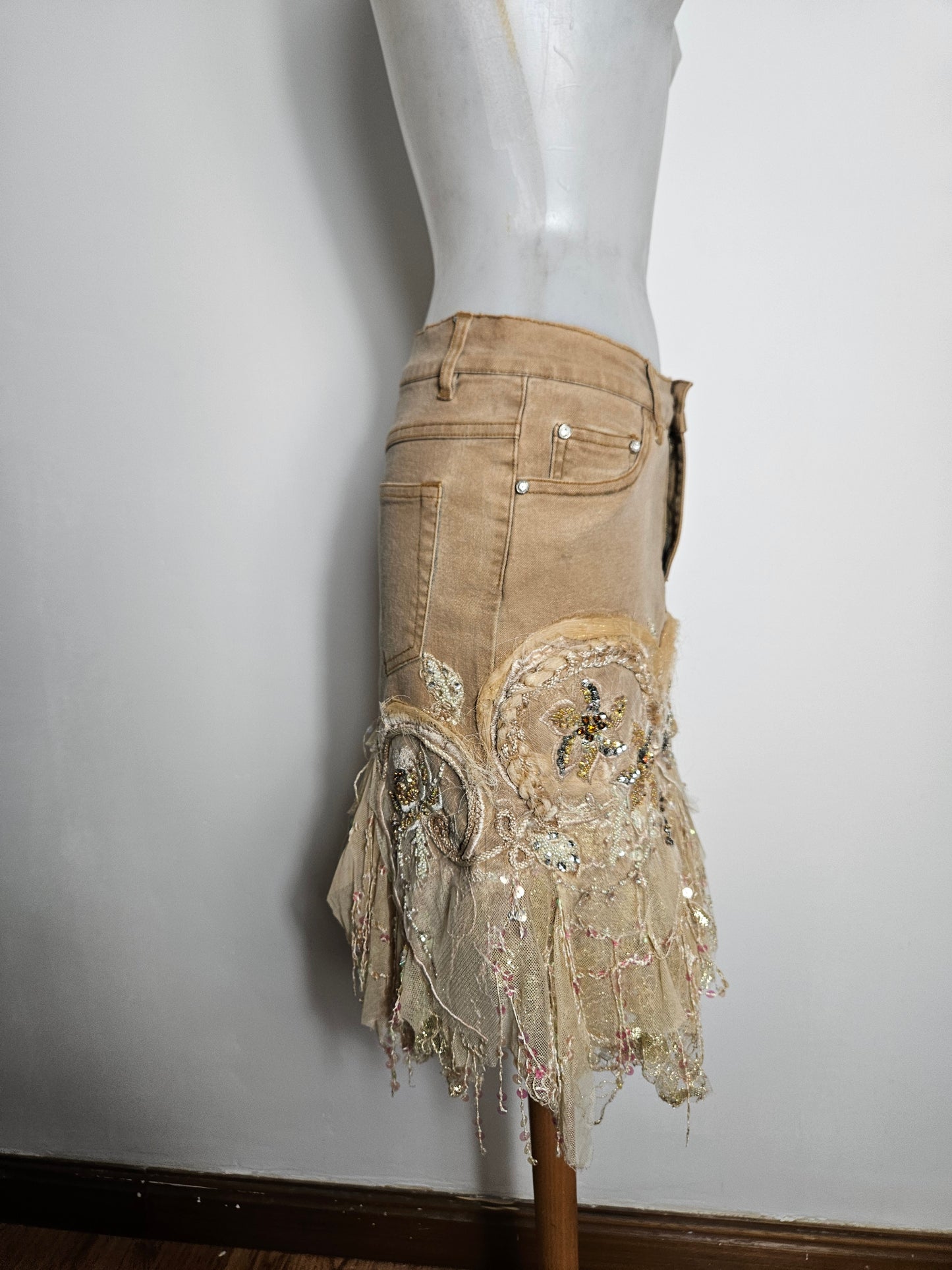 Embroidered denim skirt