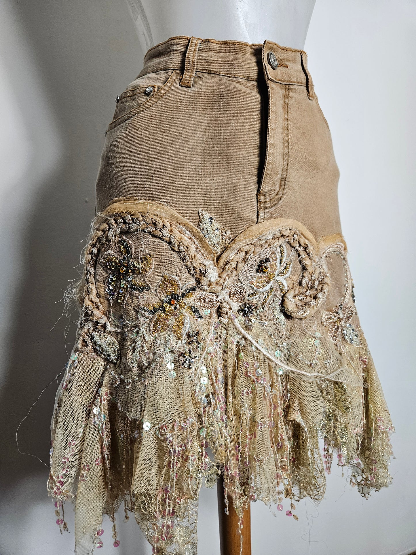 Embroidered denim skirt