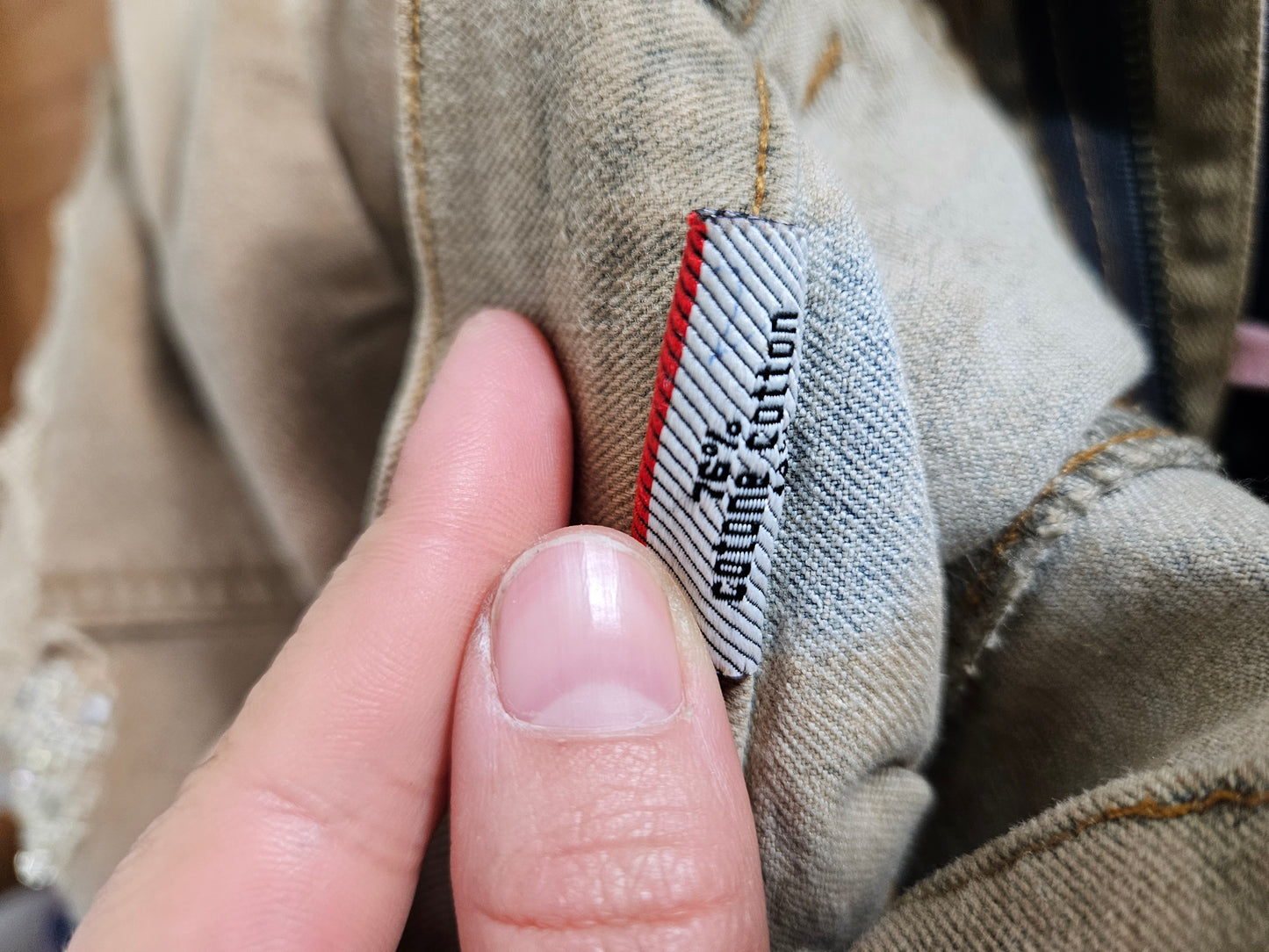 Jupe en denim brodée