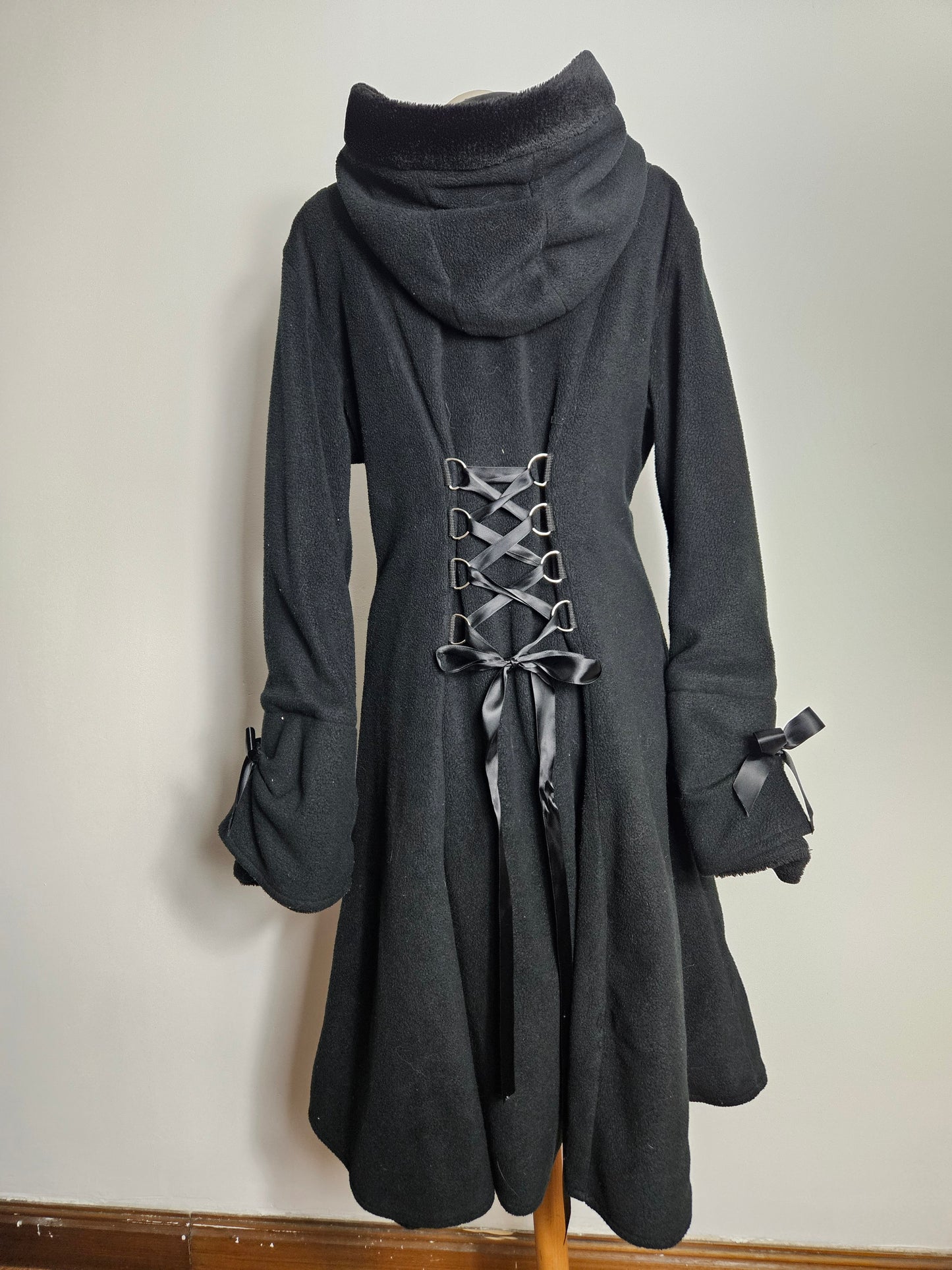 Manteau long à laçage