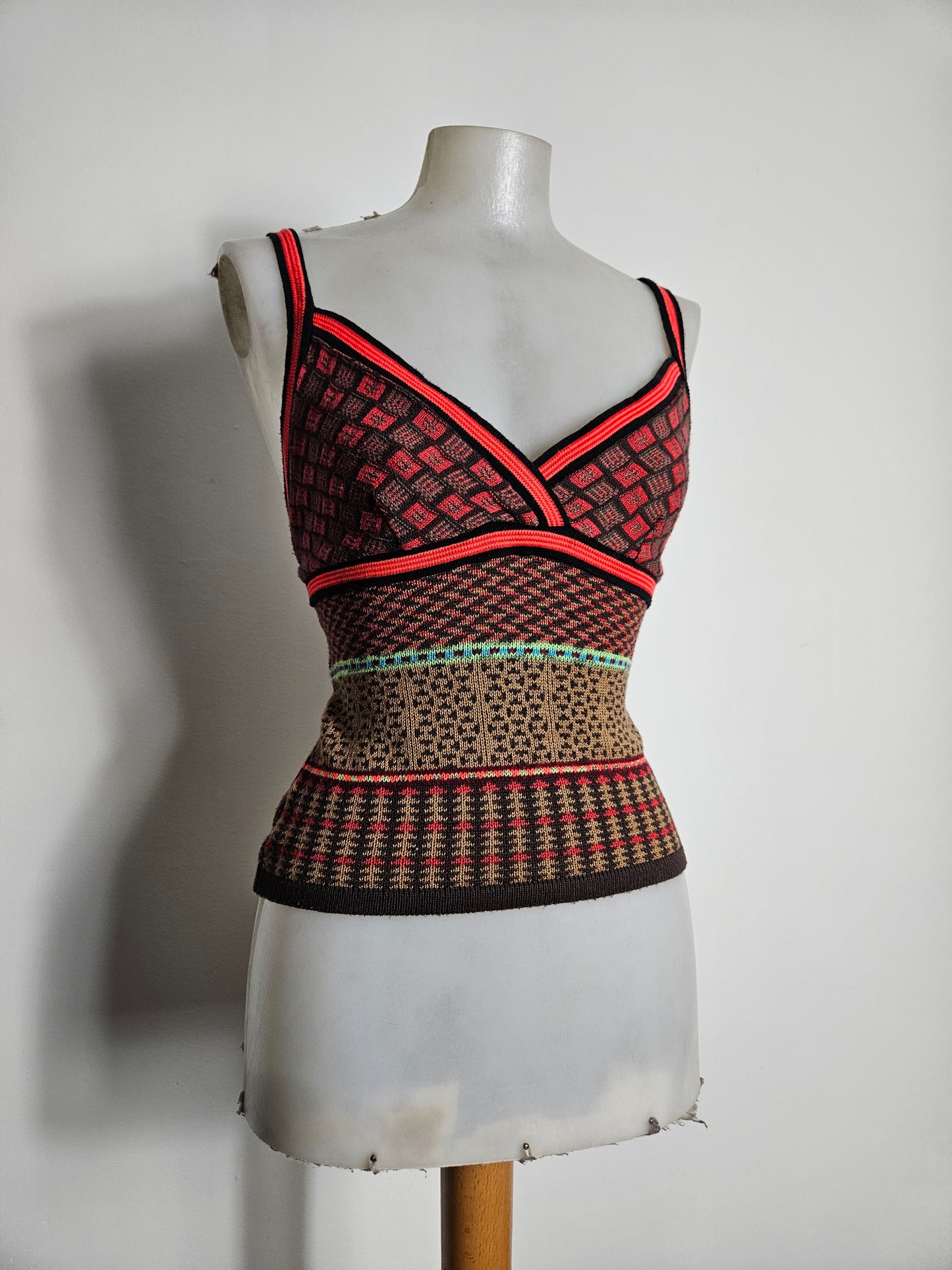 Haut en crochet tricolore