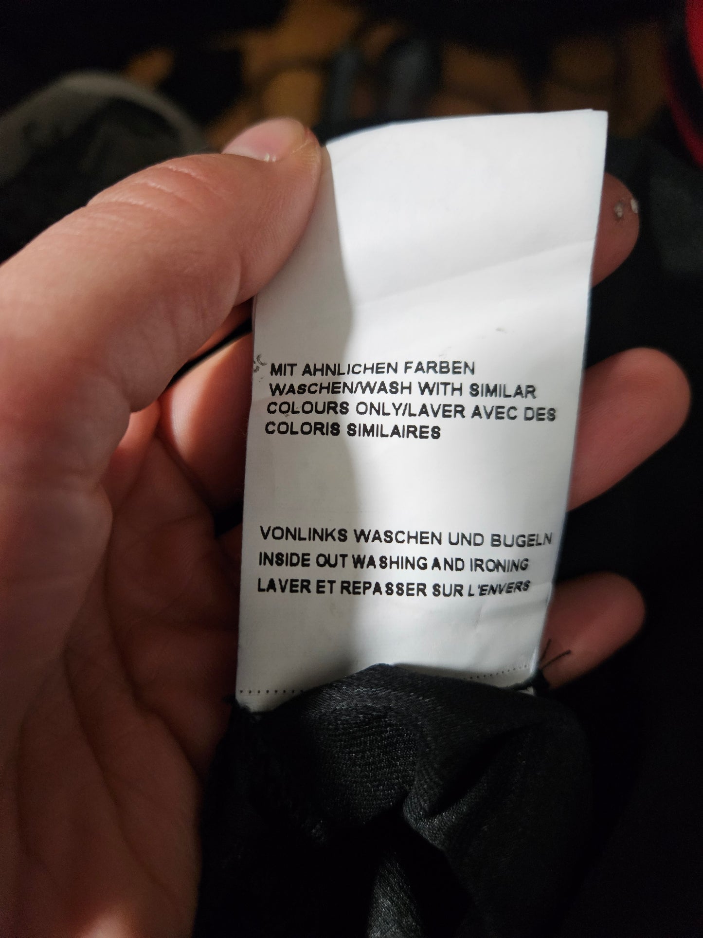 Vestido satinado con encaje y cordones