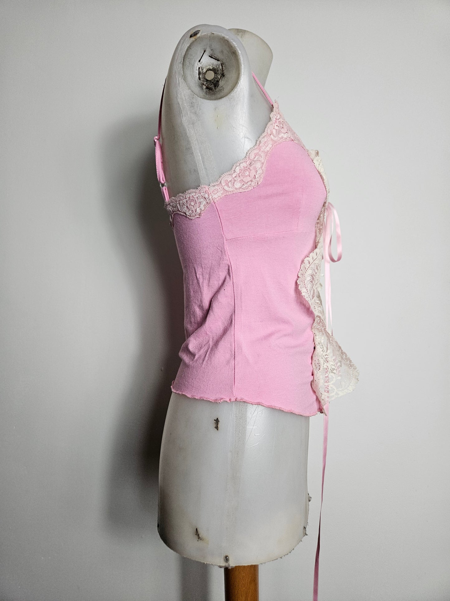 Haut rose à lacage