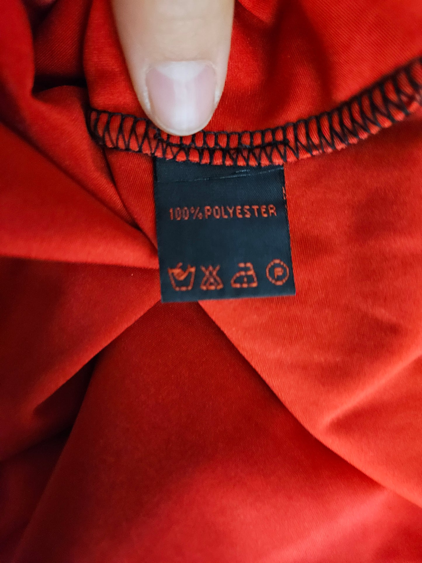 Haut en voile noir et rouge Queen of Darkness