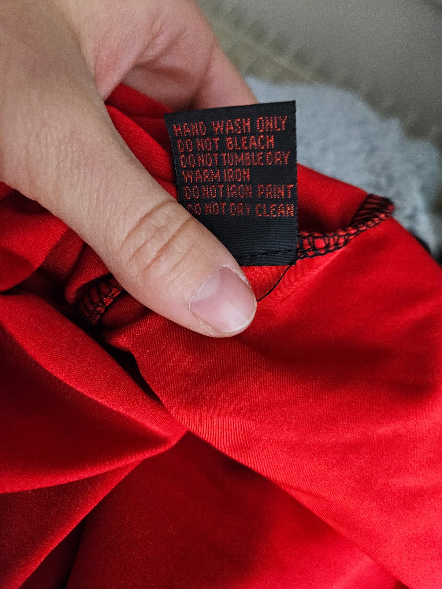 Haut en voile noir et rouge Queen of Darkness