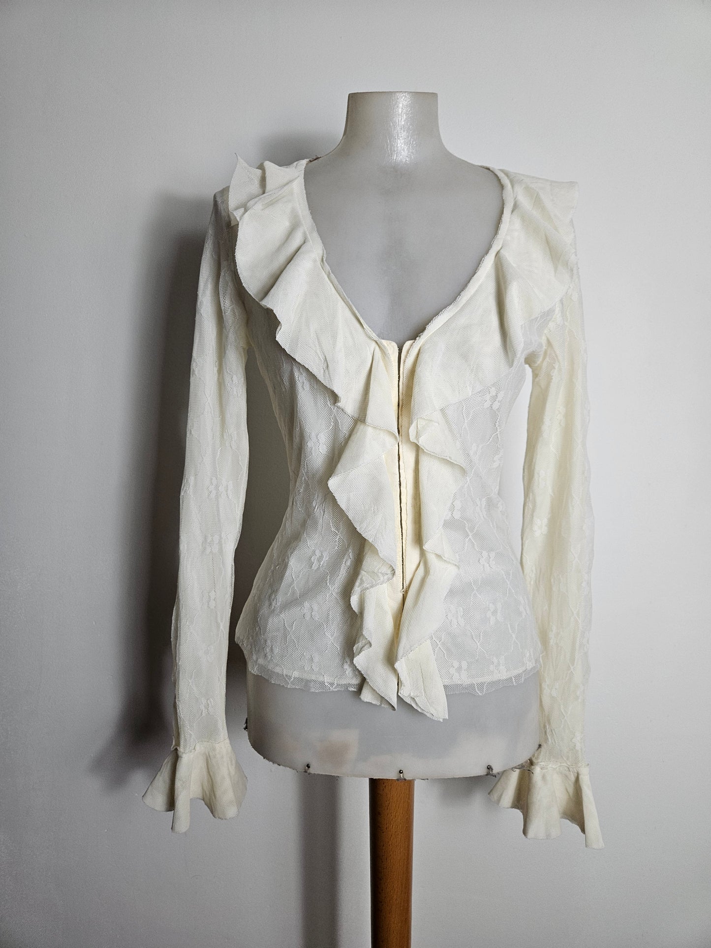 Chemisier en dentelle à volants