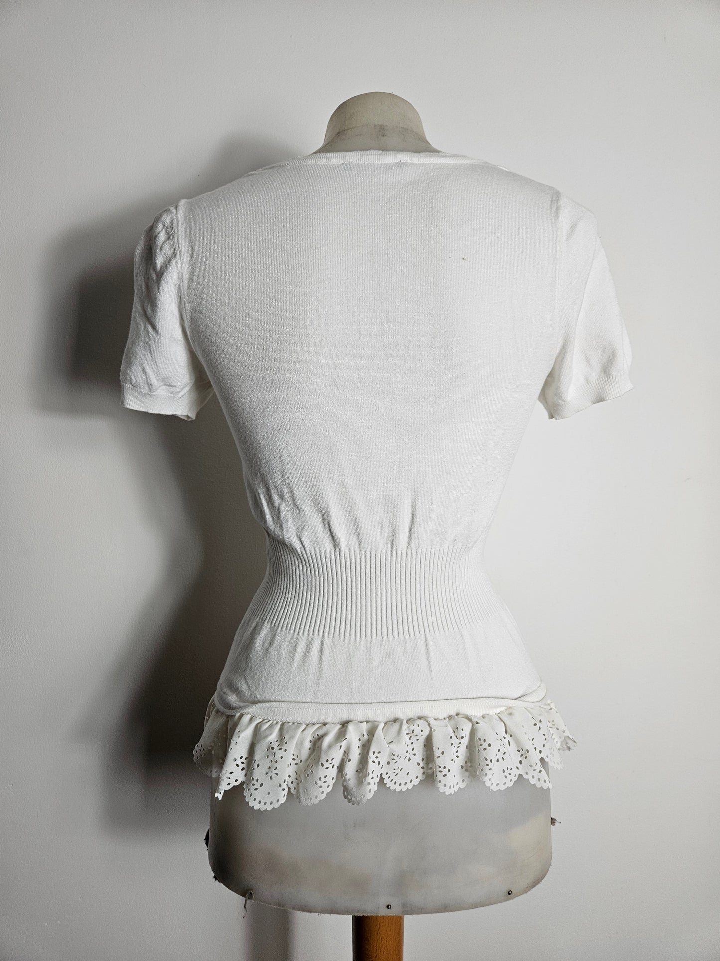 Haut blanc à laçage