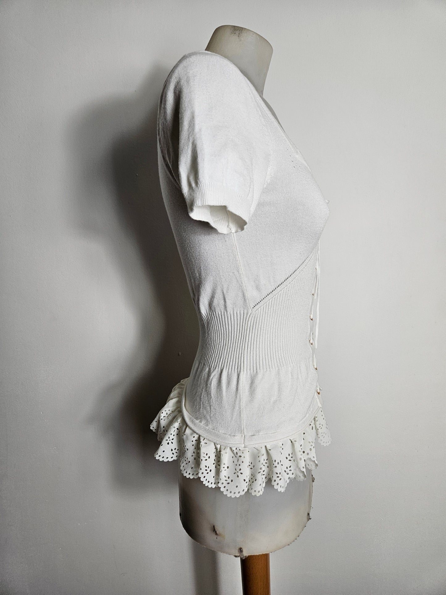 Haut blanc à laçage