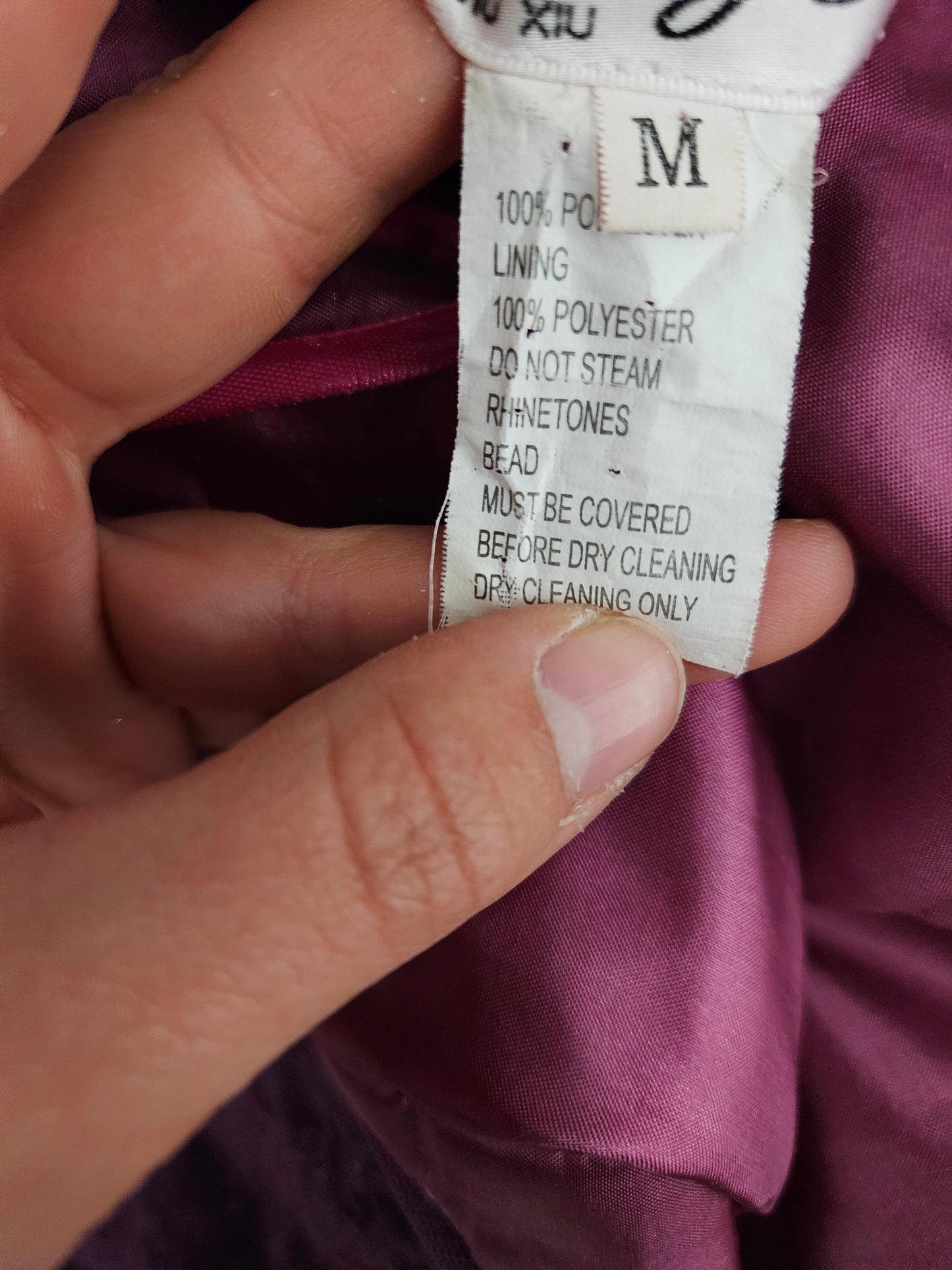 Robe satinée dos nu