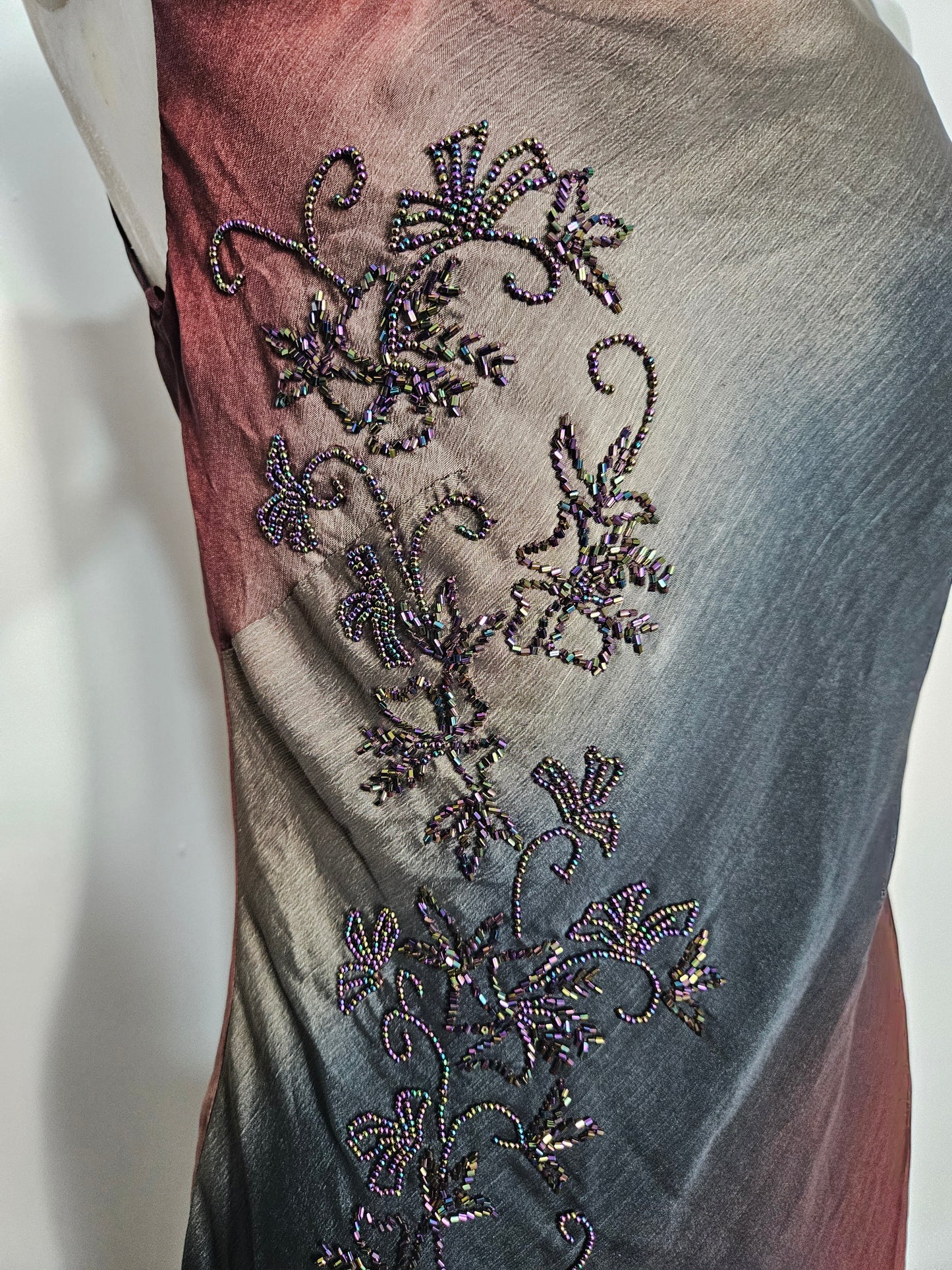 Robe dégradée brodée de perles