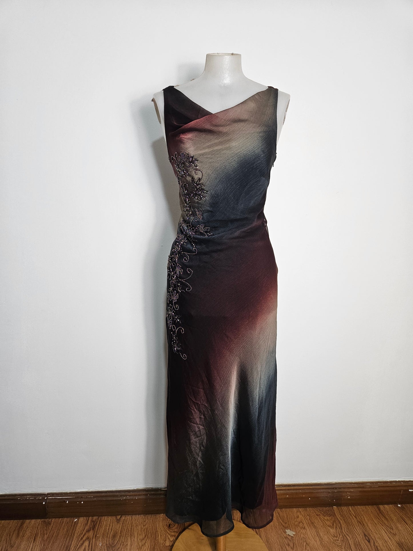 Robe dégradée brodée de perles