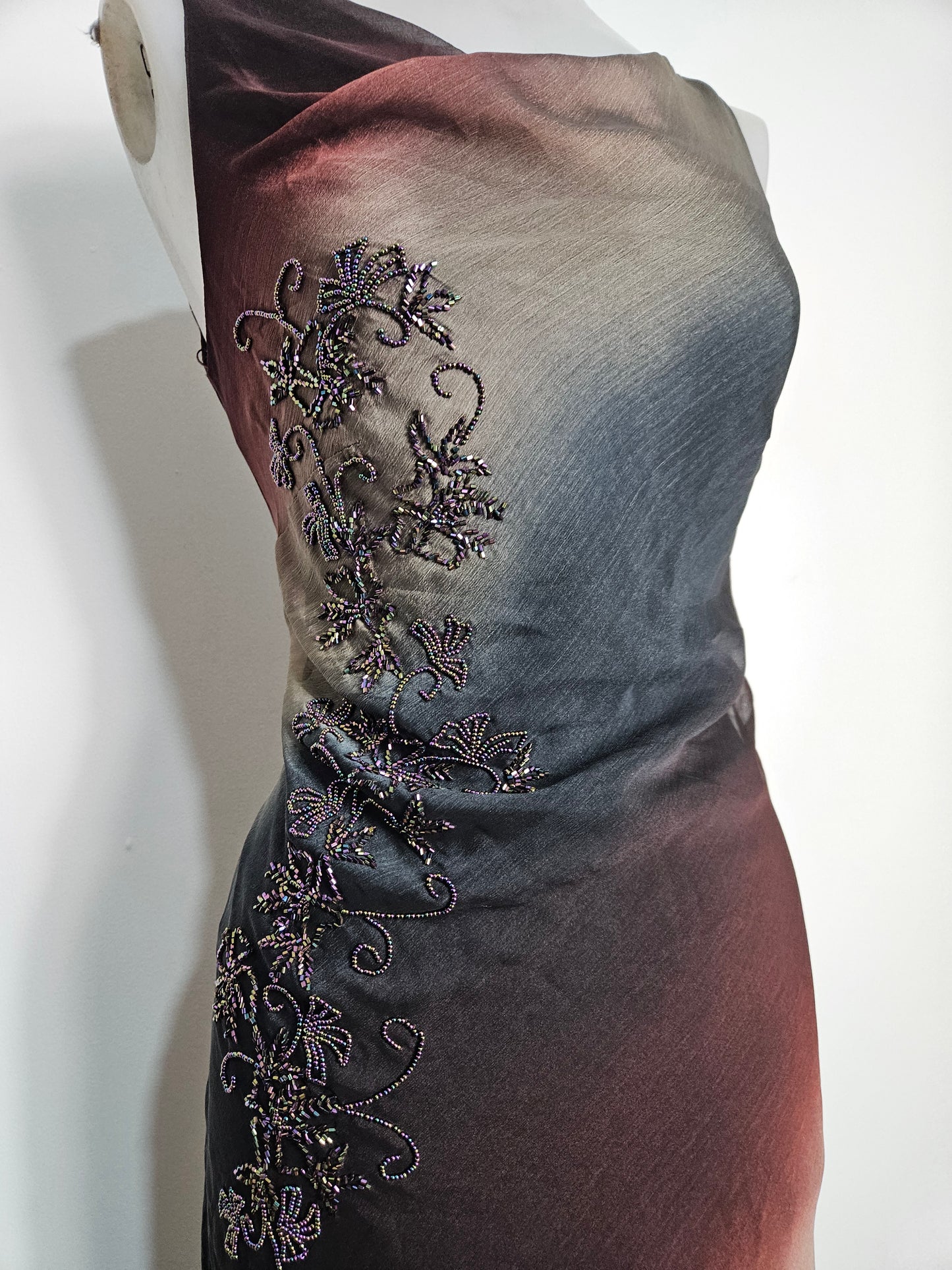 Robe dégradée brodée de perles