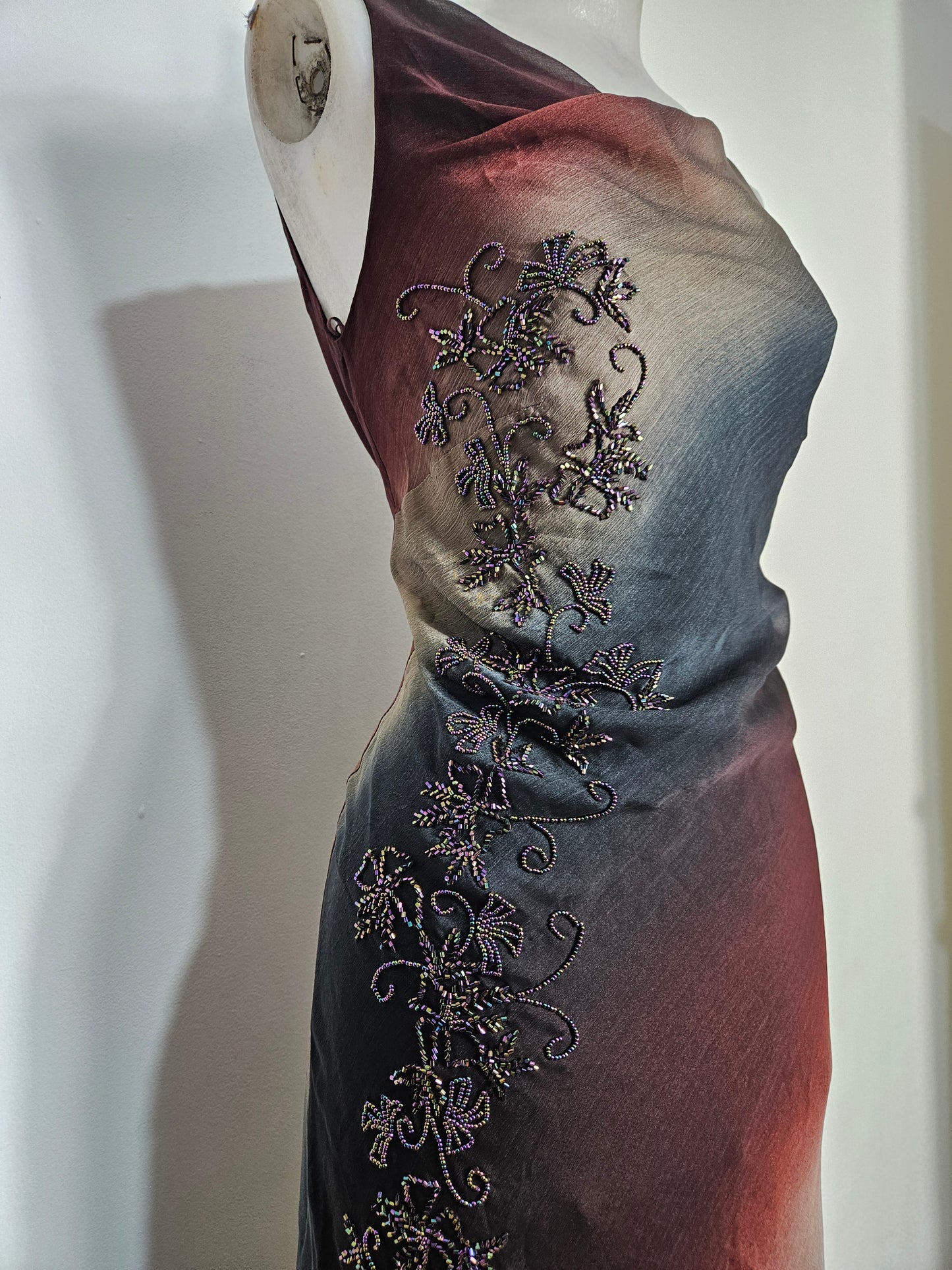 Robe dégradée brodée de perles