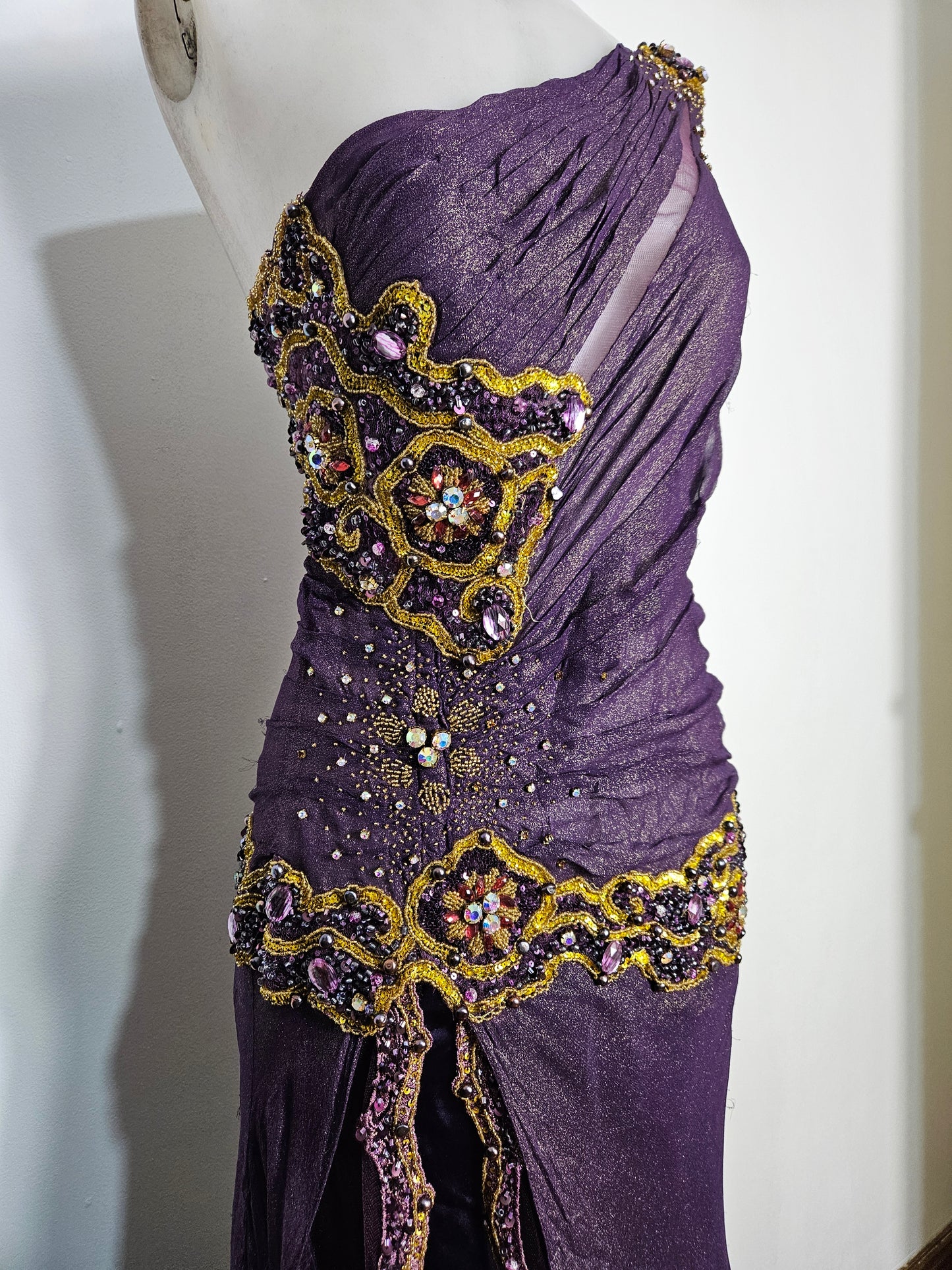 Maxi robe violette brodée