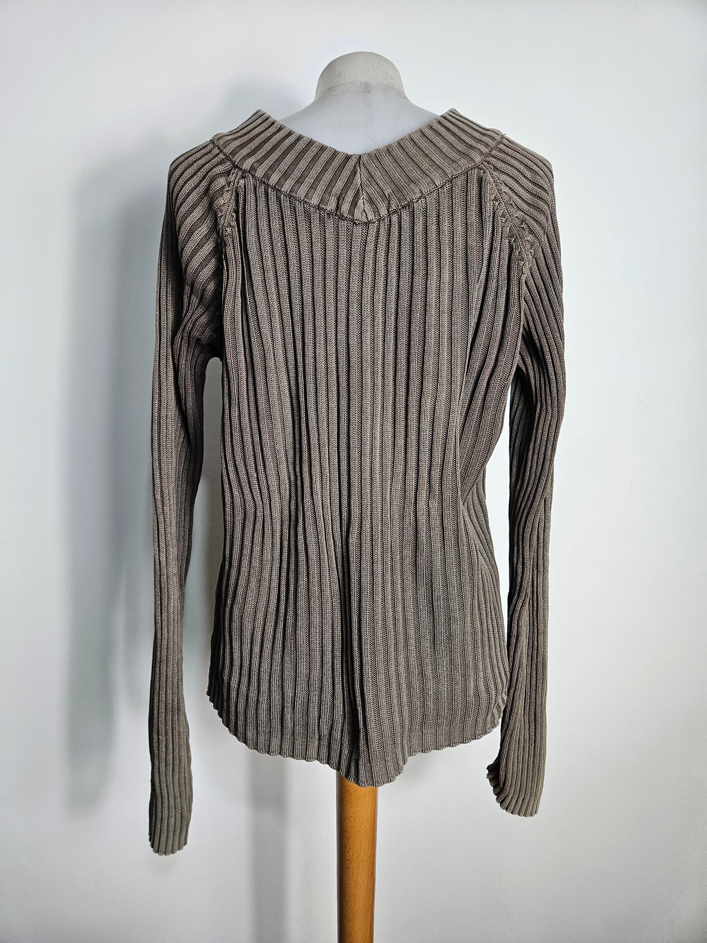 Ribbed khaki sweater