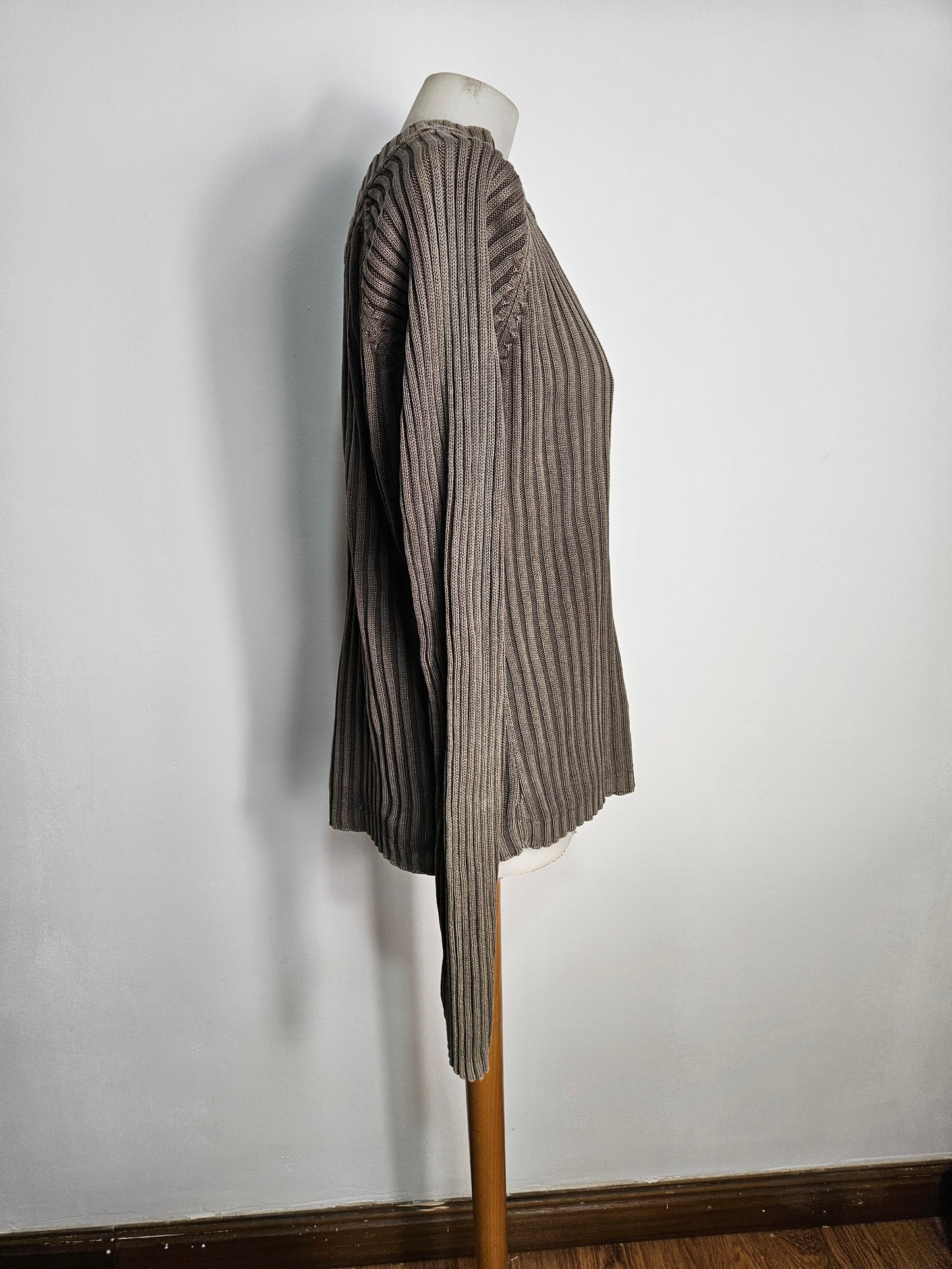 Ribbed khaki sweater