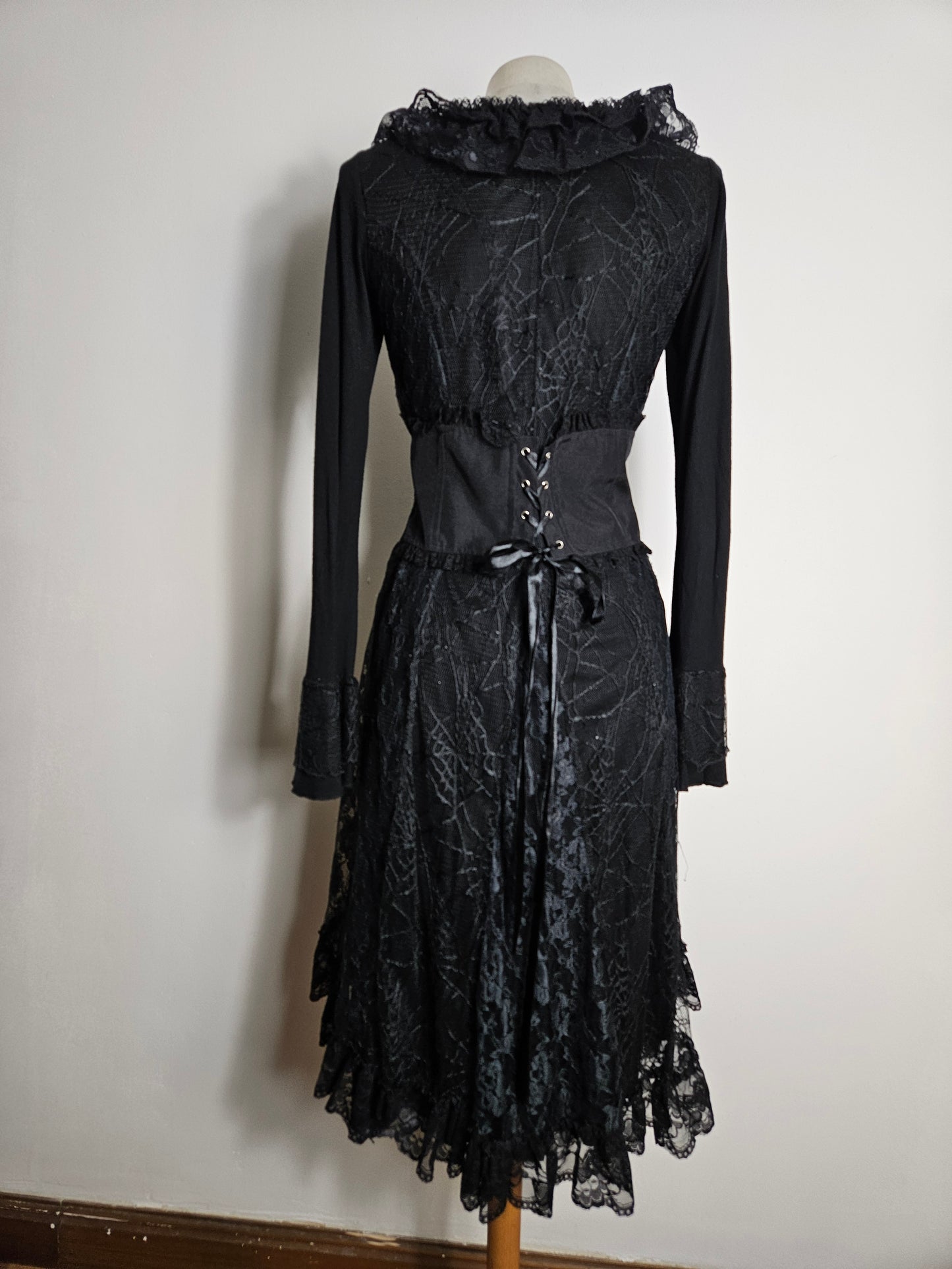 Cardigan long dentelle et laçage