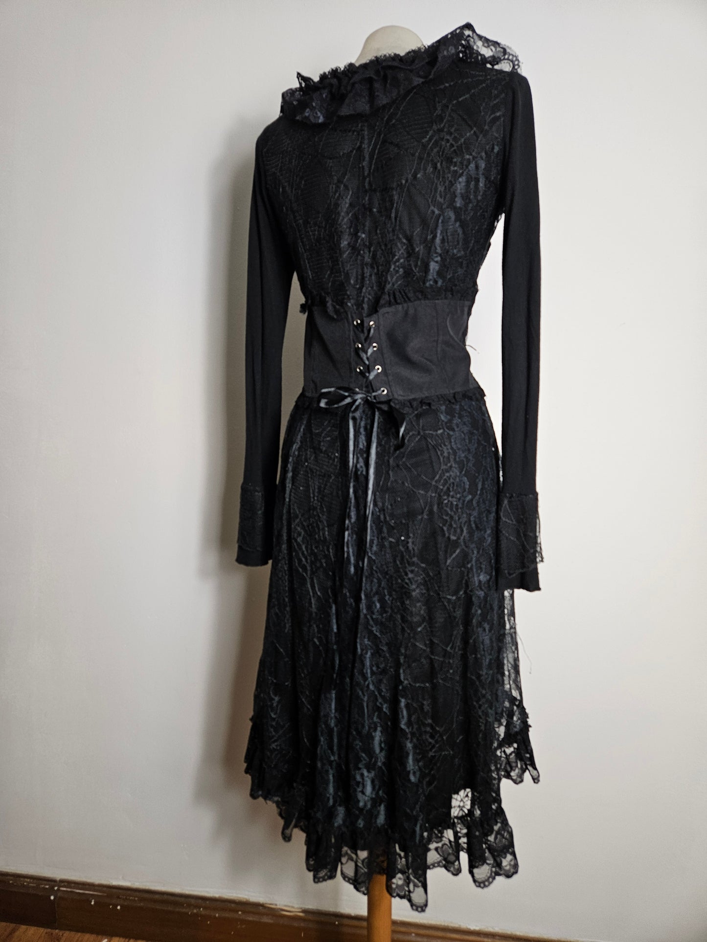 Cardigan long dentelle et laçage