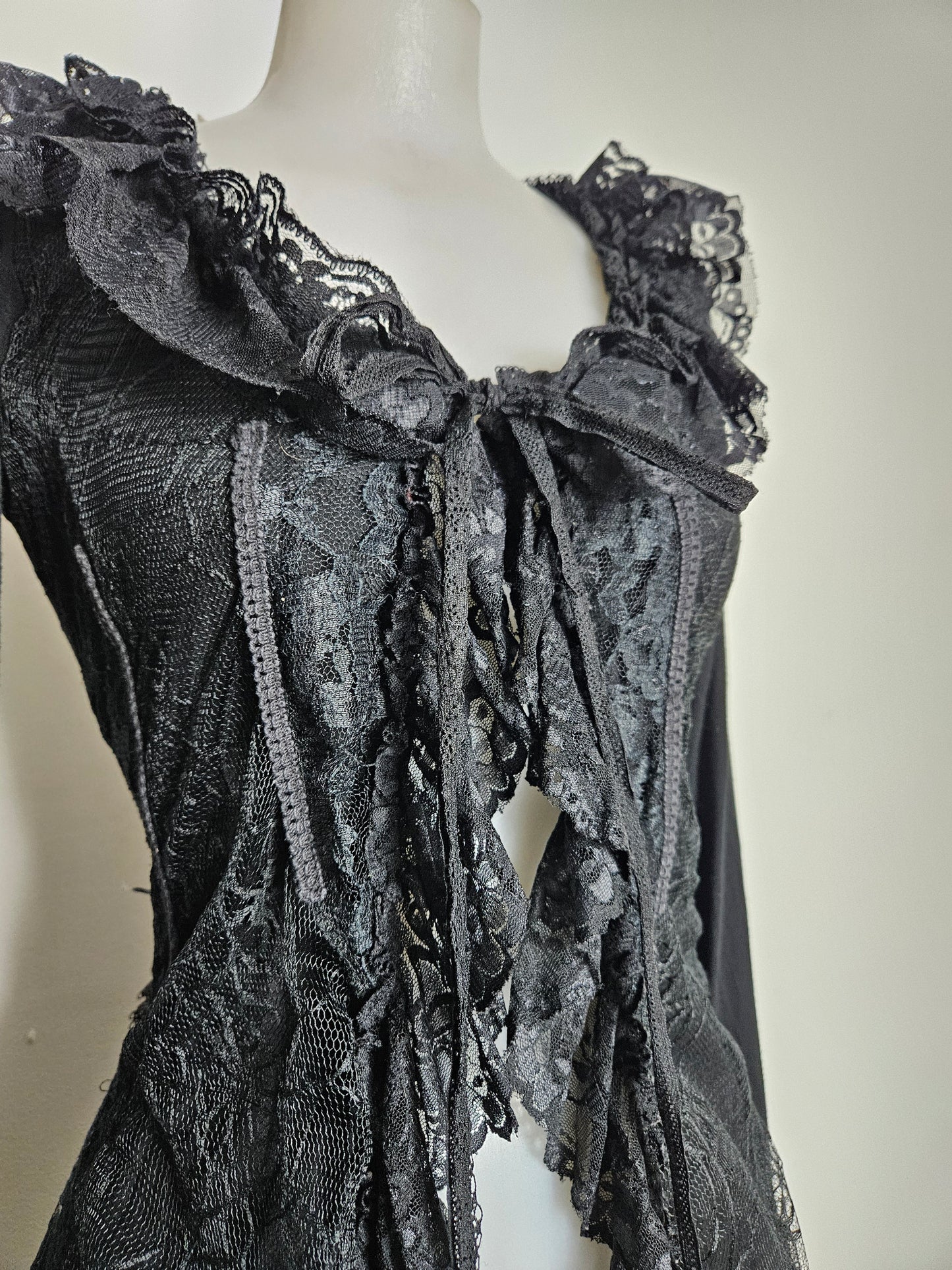 Cardigan long dentelle et laçage