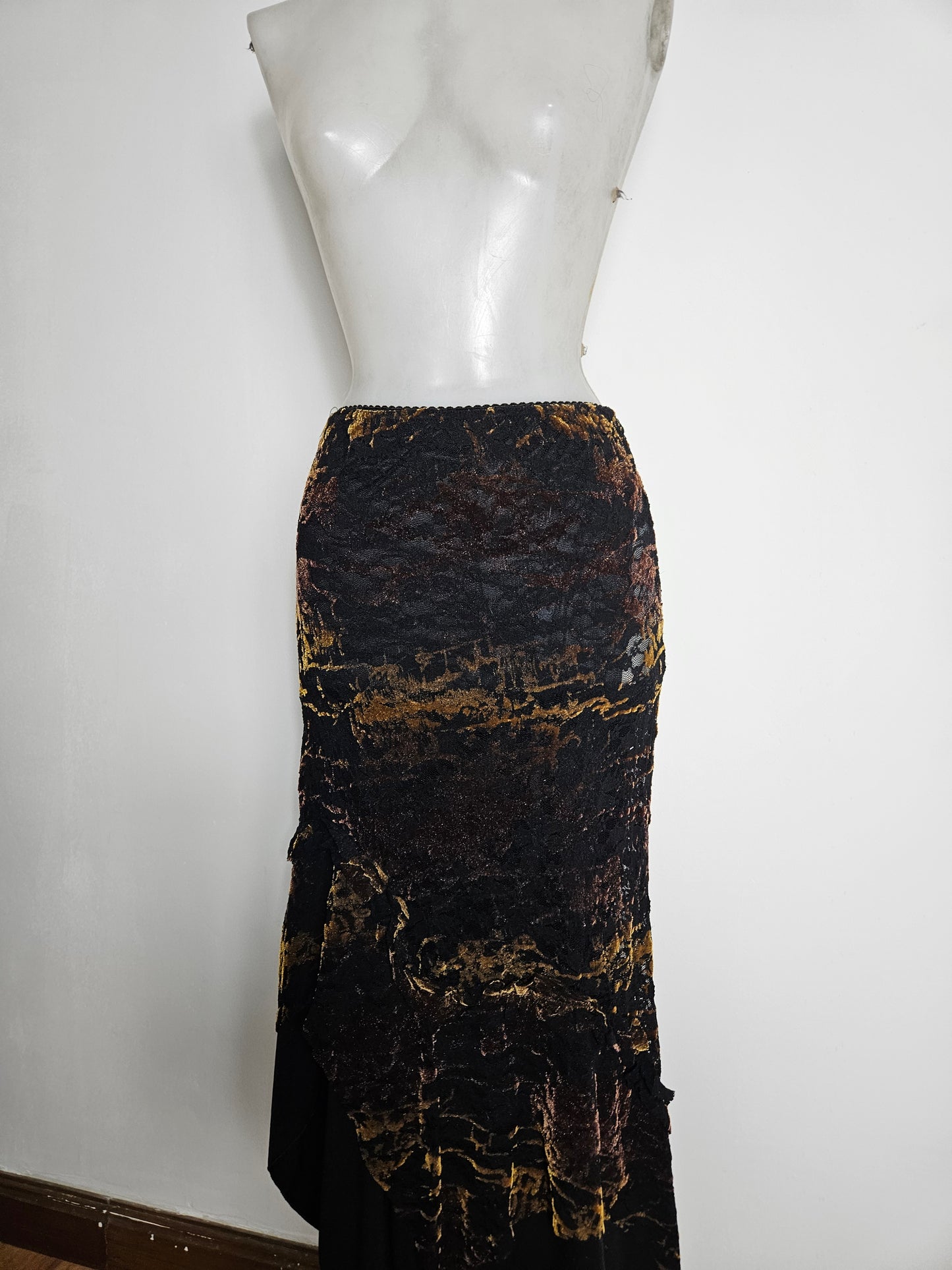 Jupe asymétrique motif velours