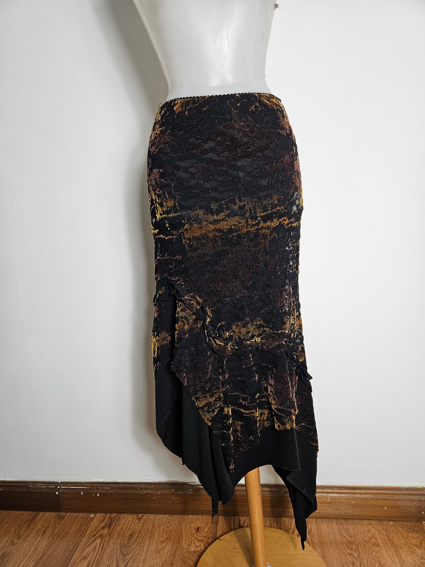 Jupe asymétrique motif velours