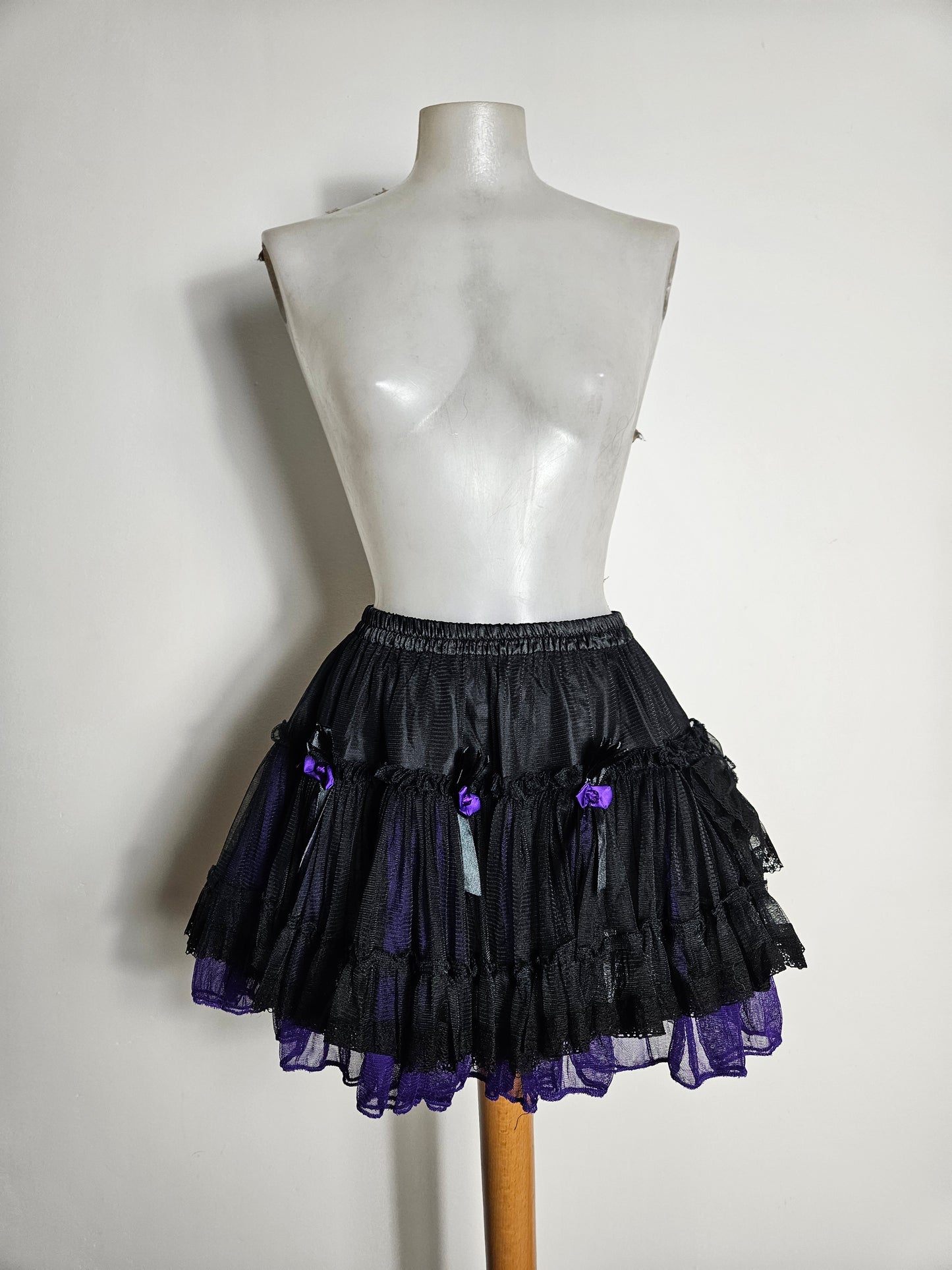 Mini jupe style tutu détails nœuds