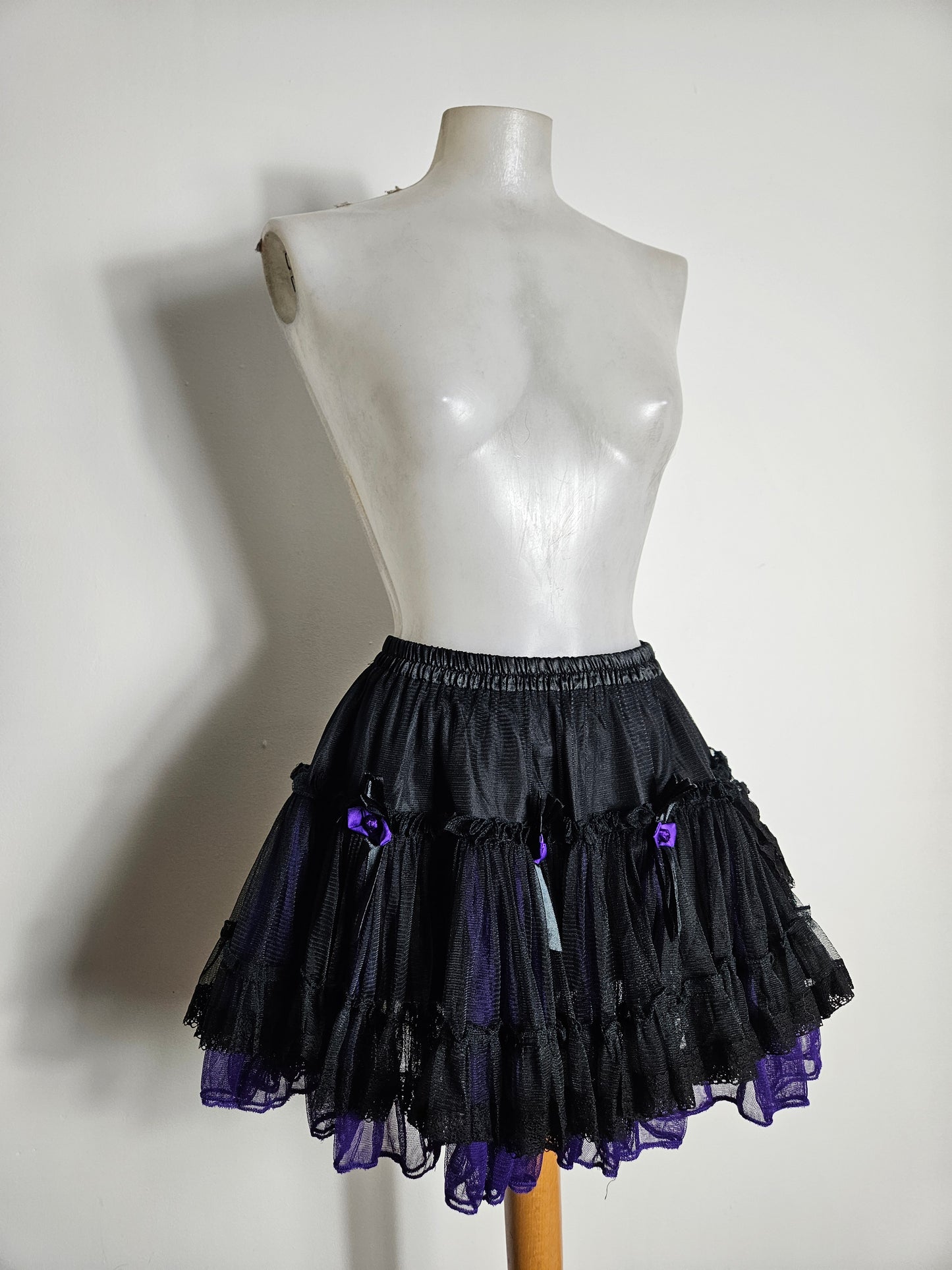 Mini jupe style tutu détails nœuds