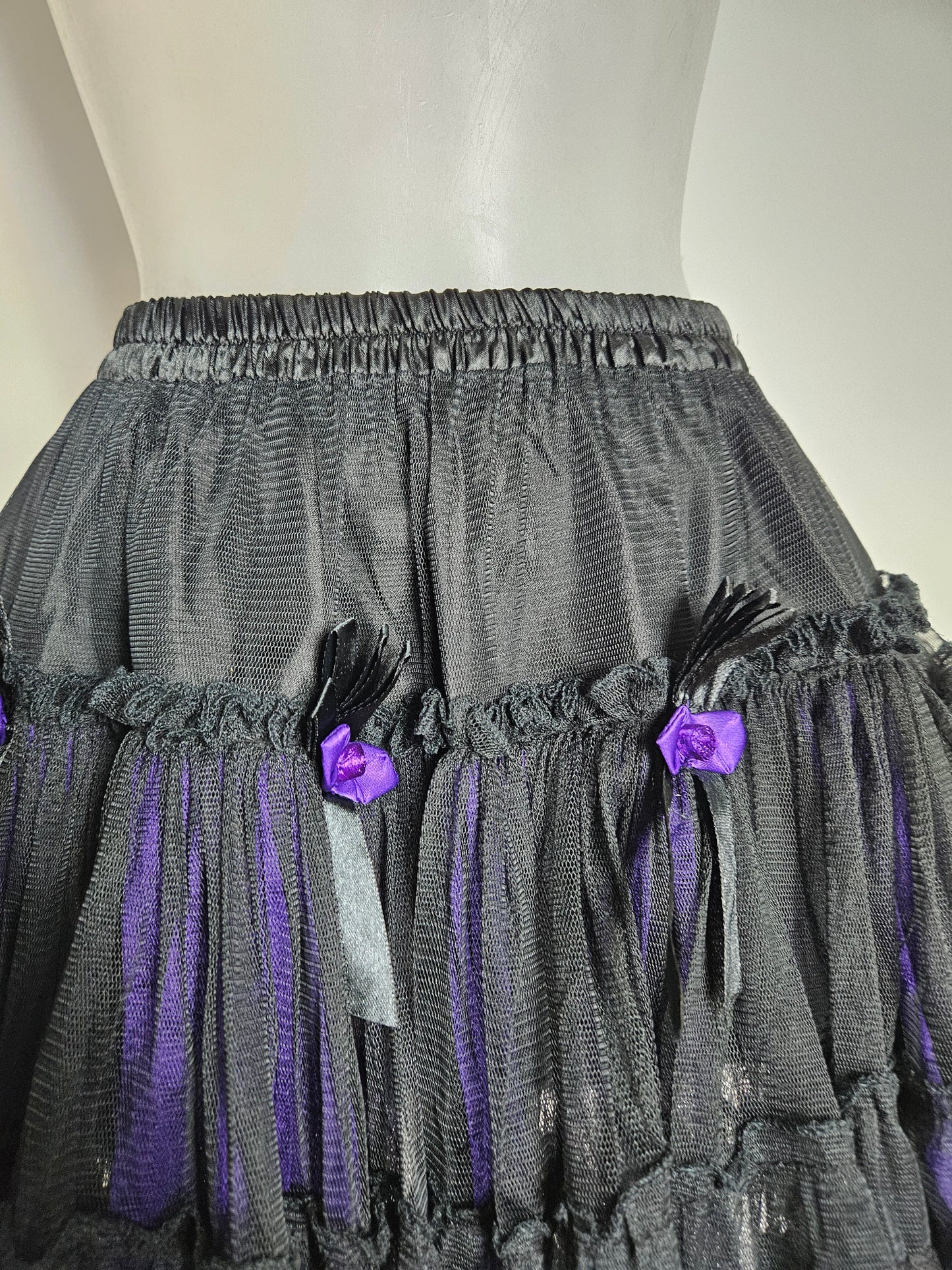 Mini jupe style tutu détails nœuds