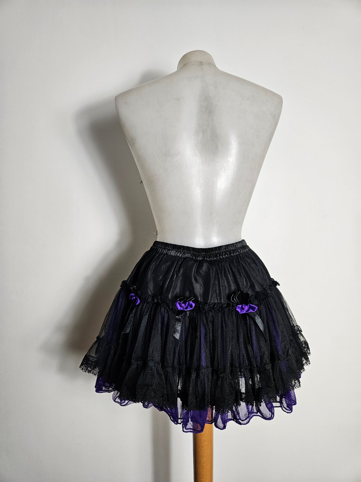 Mini jupe style tutu détails nœuds