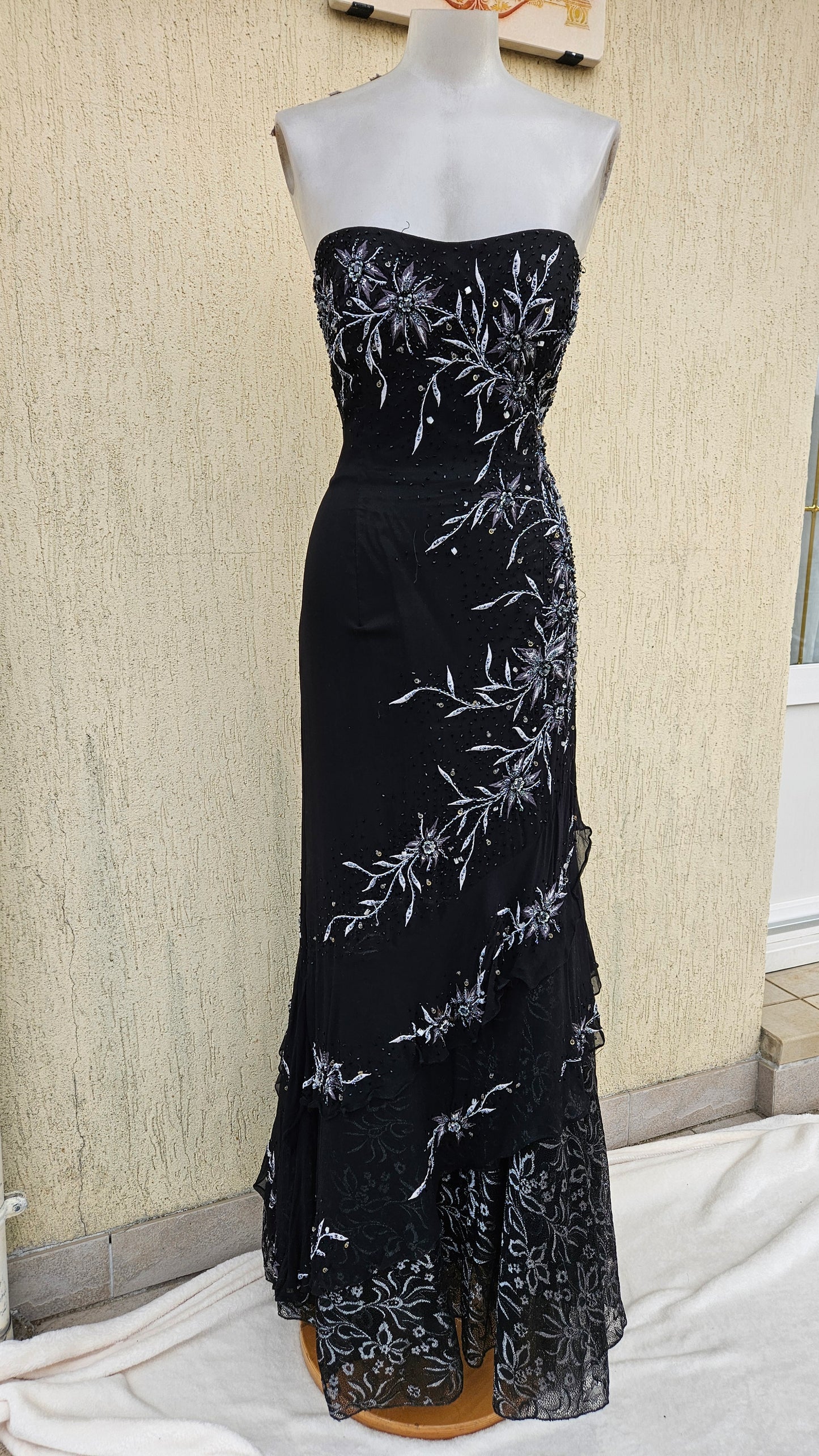 Robe en soie brodée Yve LONDON