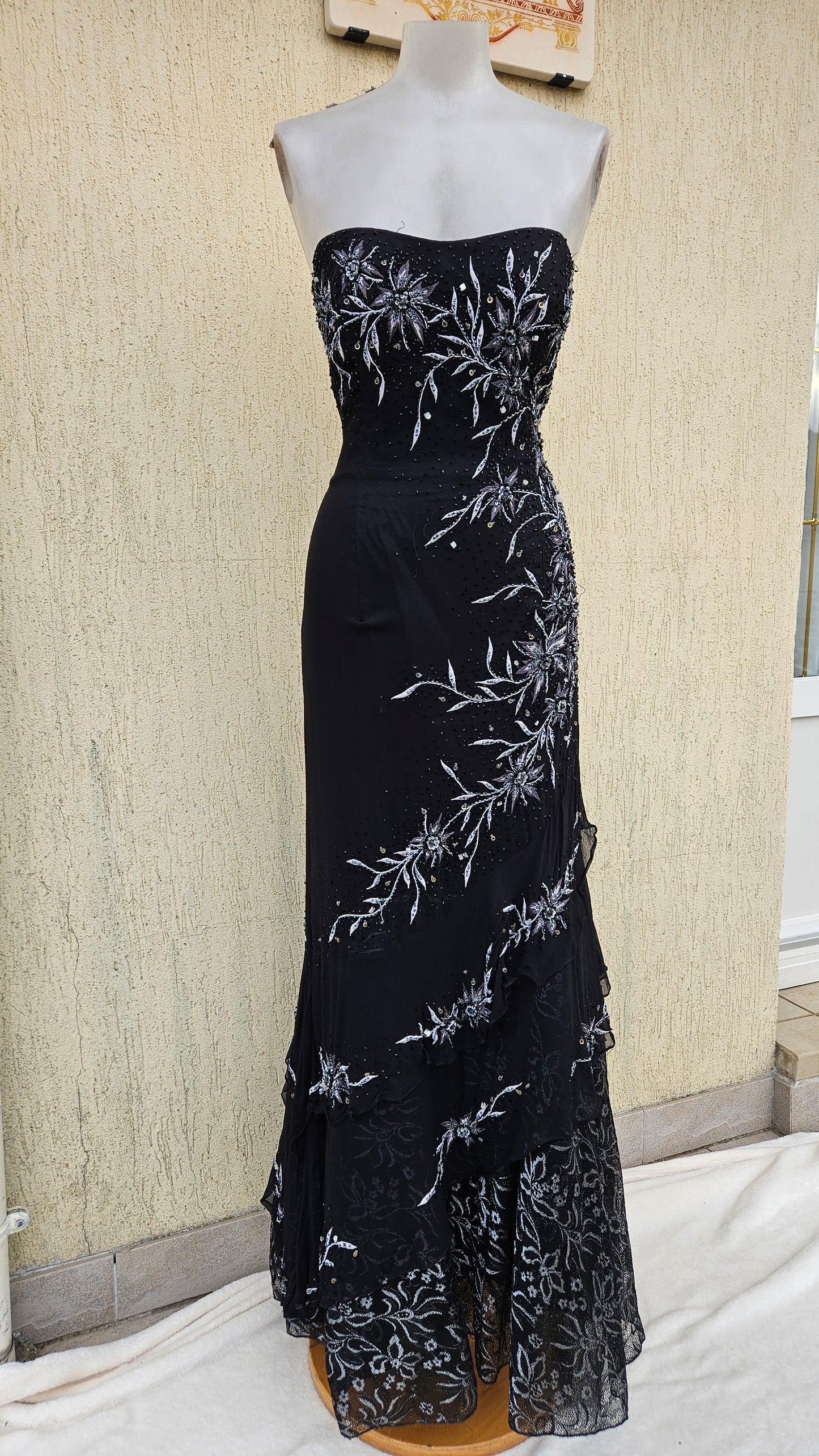 Robe en soie brodée Yve LONDON