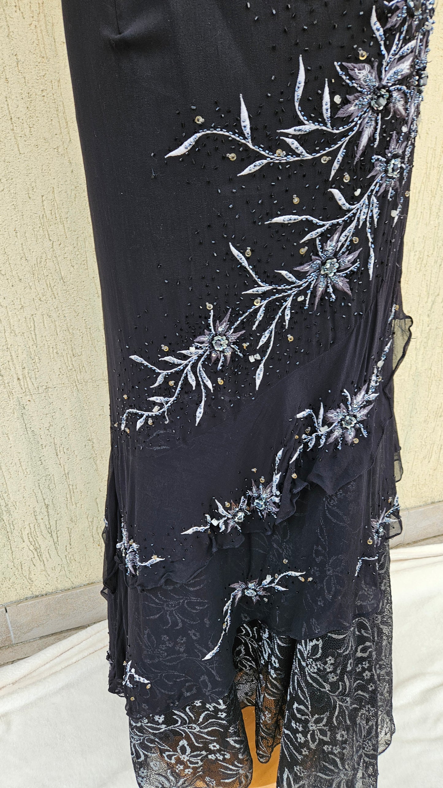 Robe en soie brodée Yve LONDON