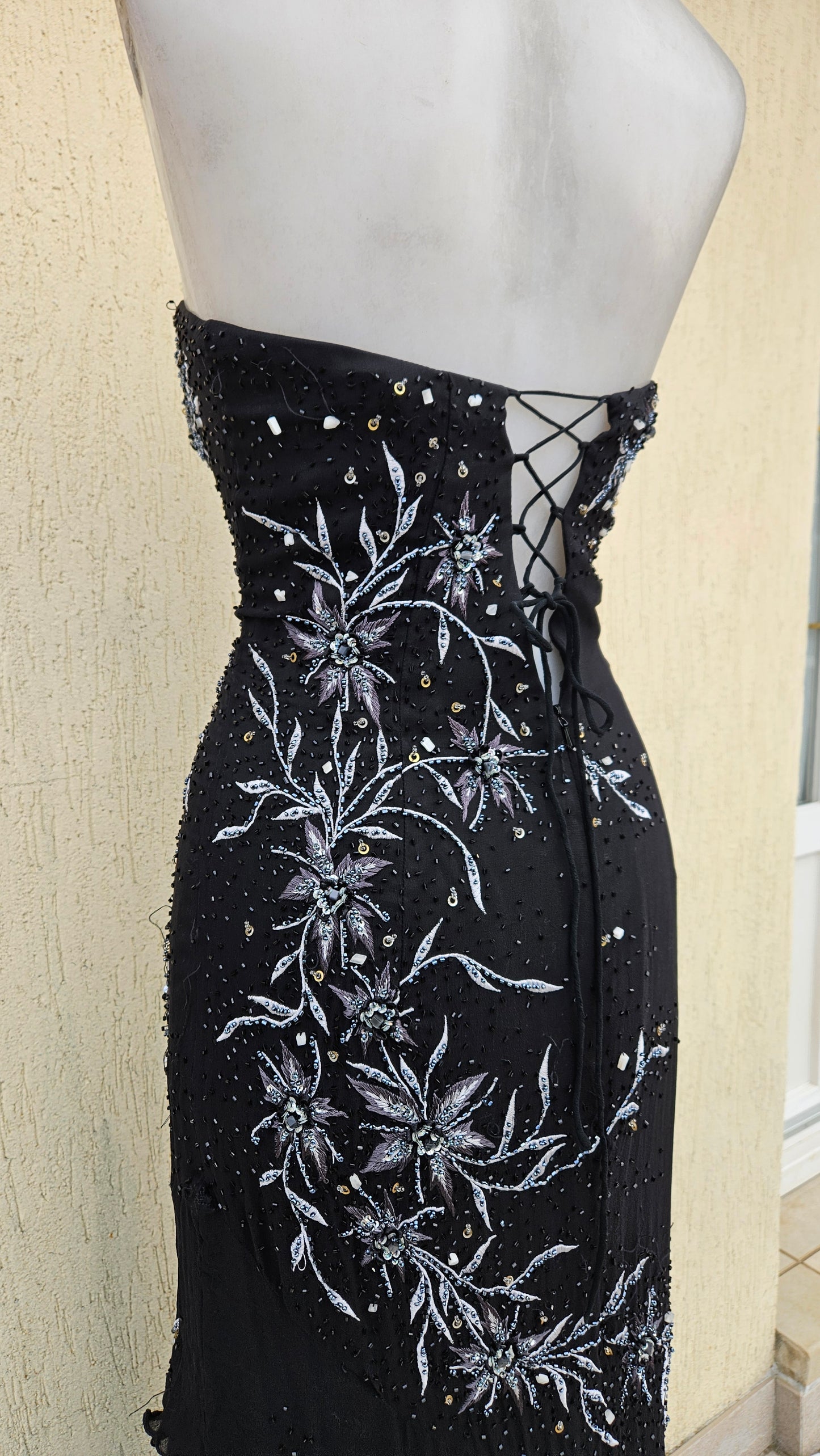 Robe en soie brodée Yve LONDON