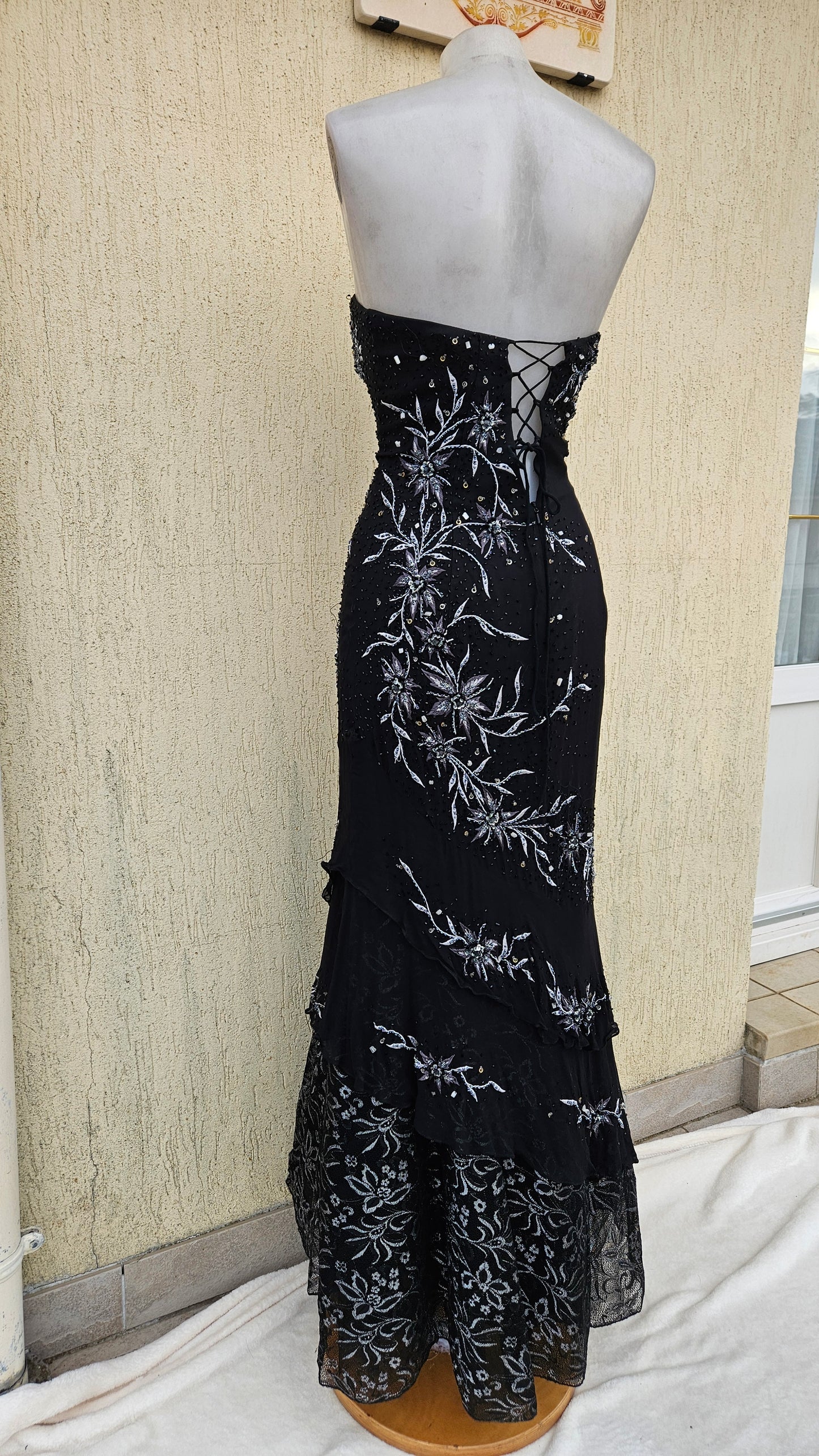 Robe en soie brodée Yve LONDON