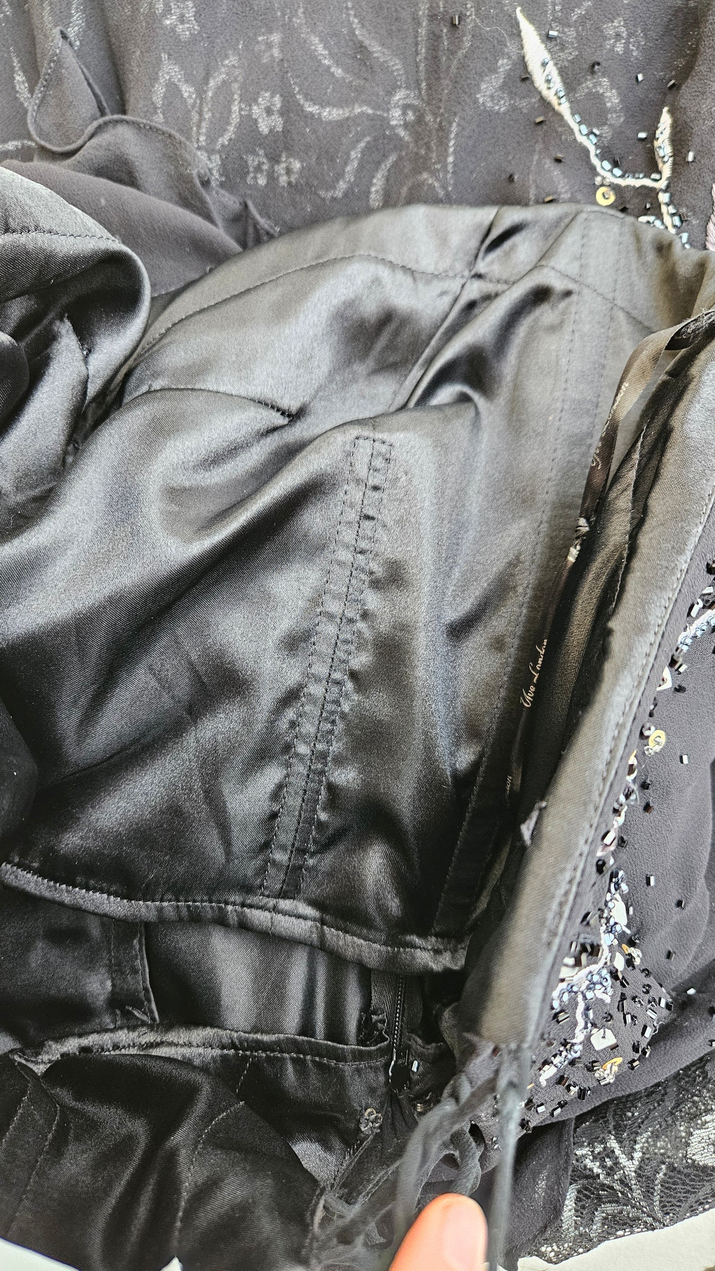 Robe en soie brodée Yve LONDON