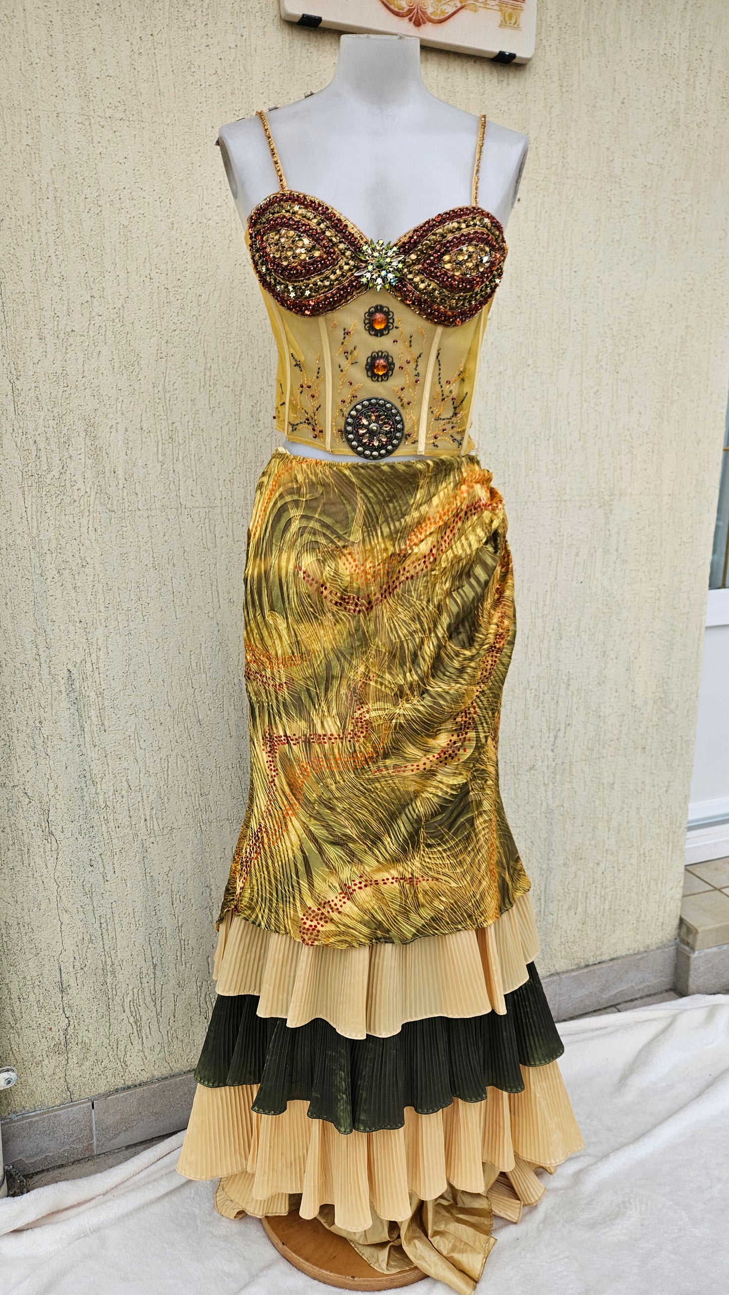 Ensemble en soie et broderies